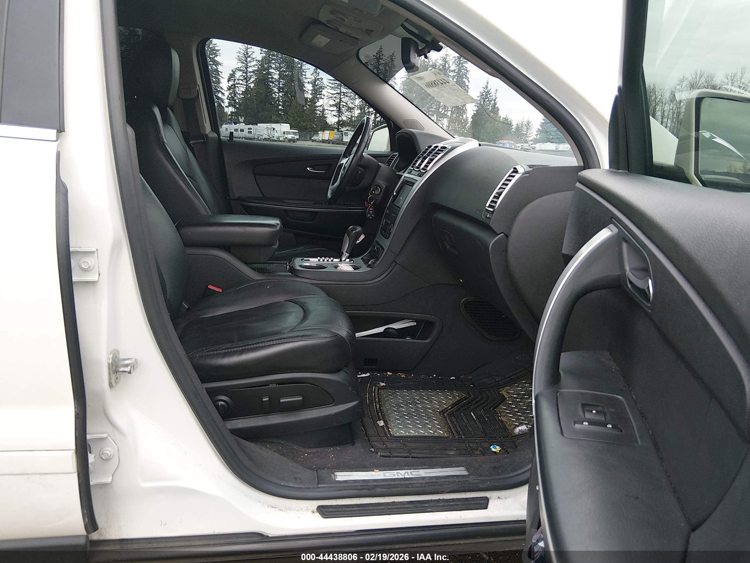 GMC ACADIA image 5
