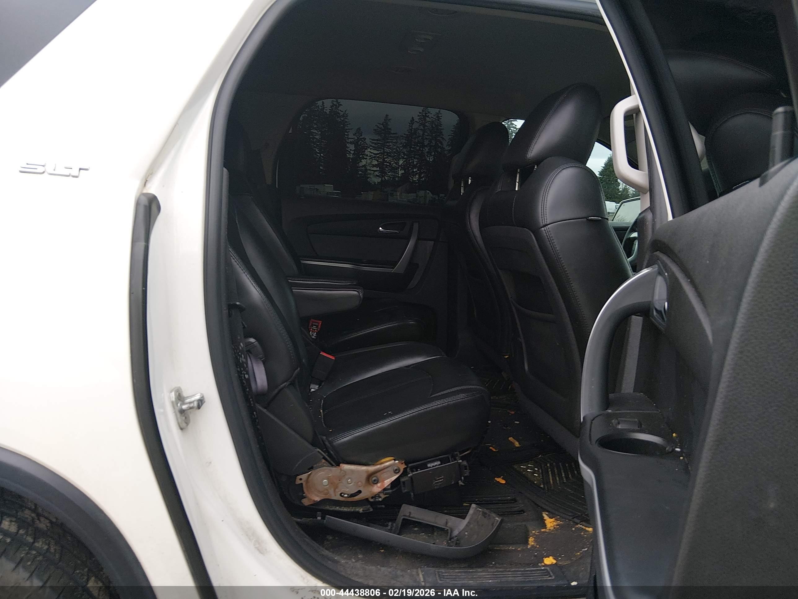 GMC ACADIA image 8