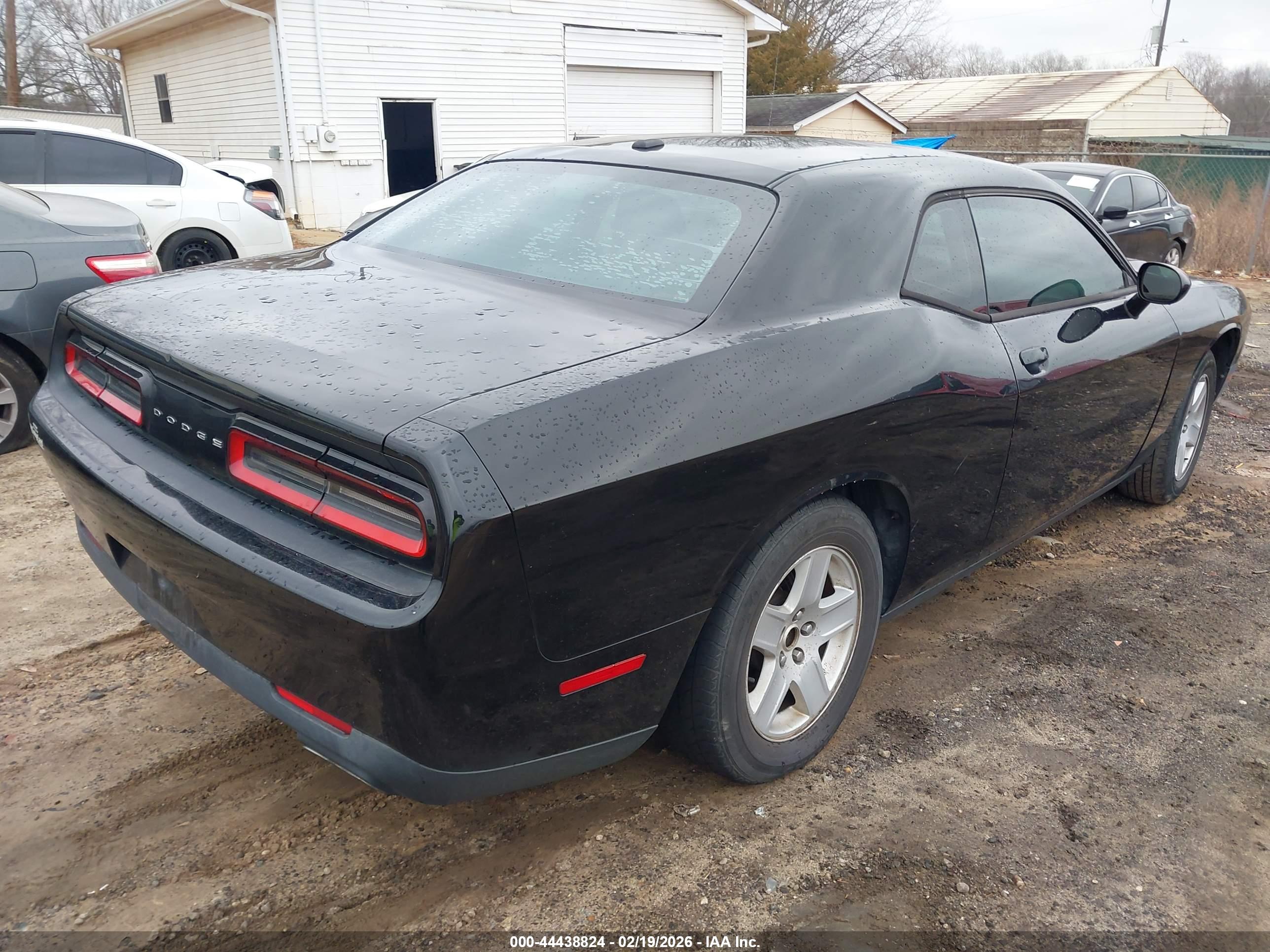 DODGE CHALLENGER image 4