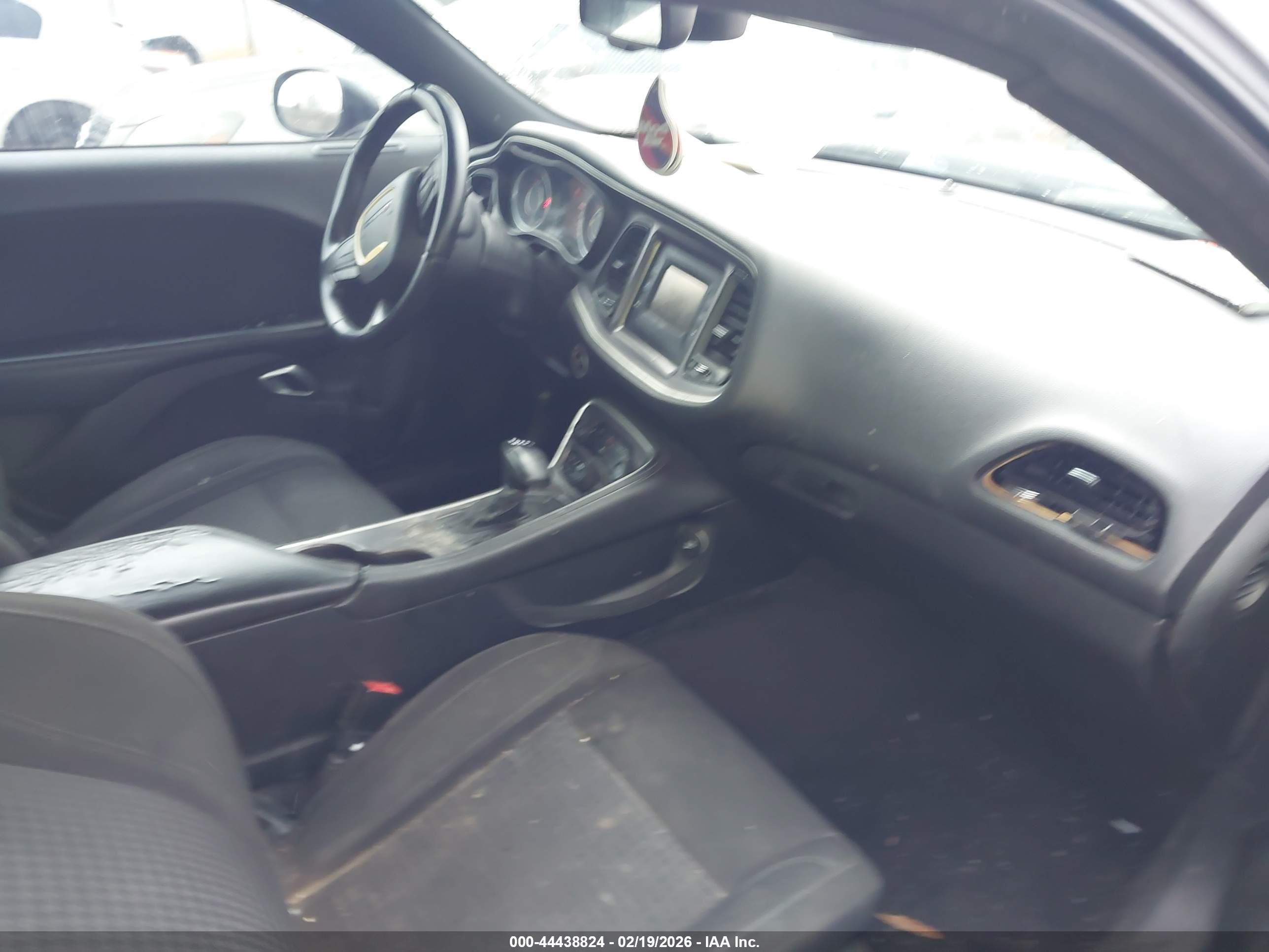 DODGE CHALLENGER image 5