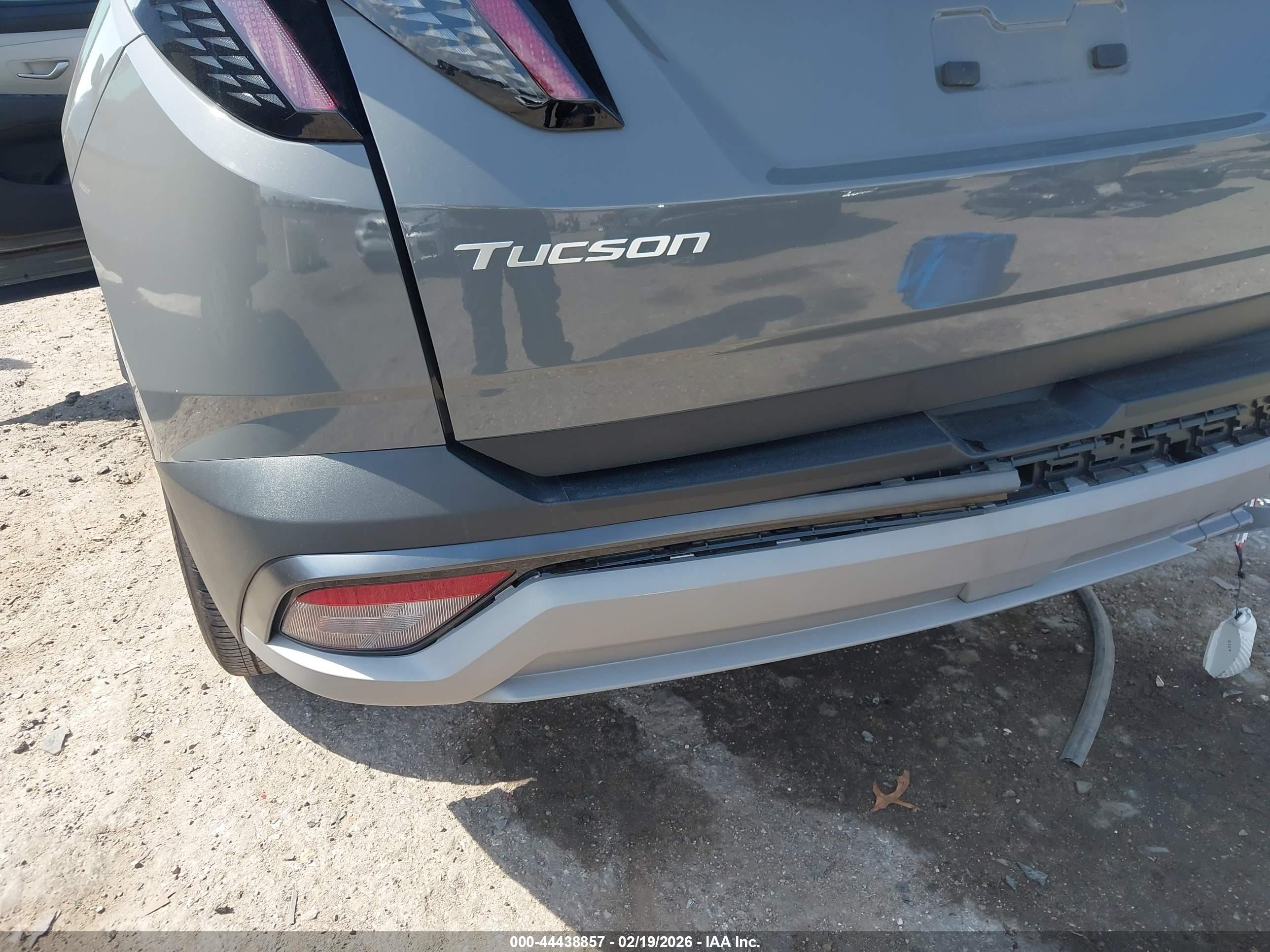 HYUNDAI TUCSON image 6