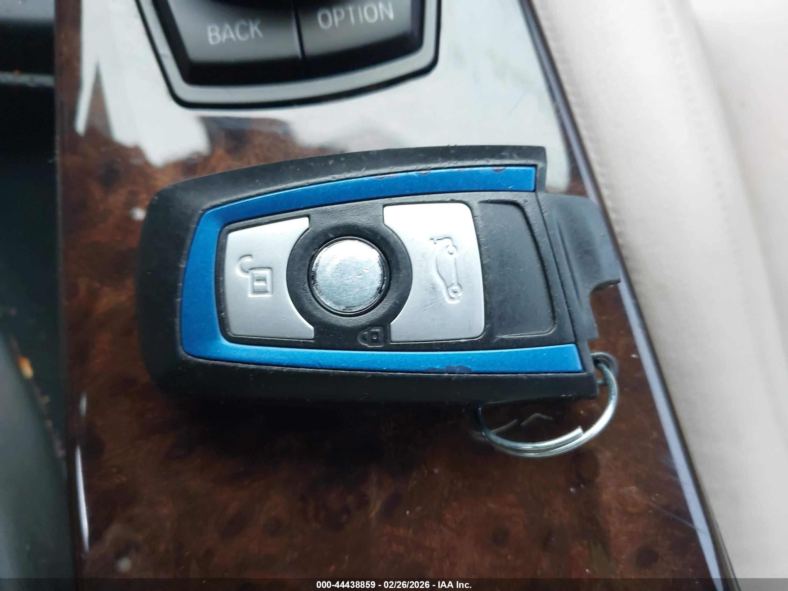 BMW 328I image 11