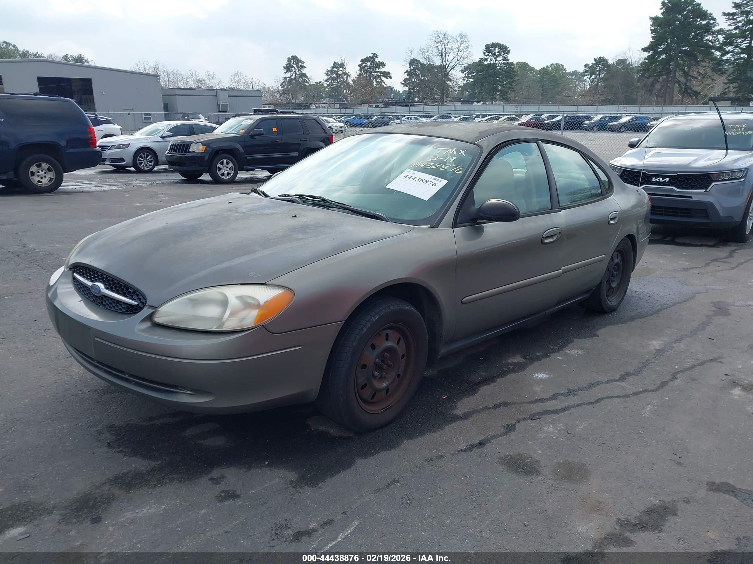 FORD TAURUS image 2