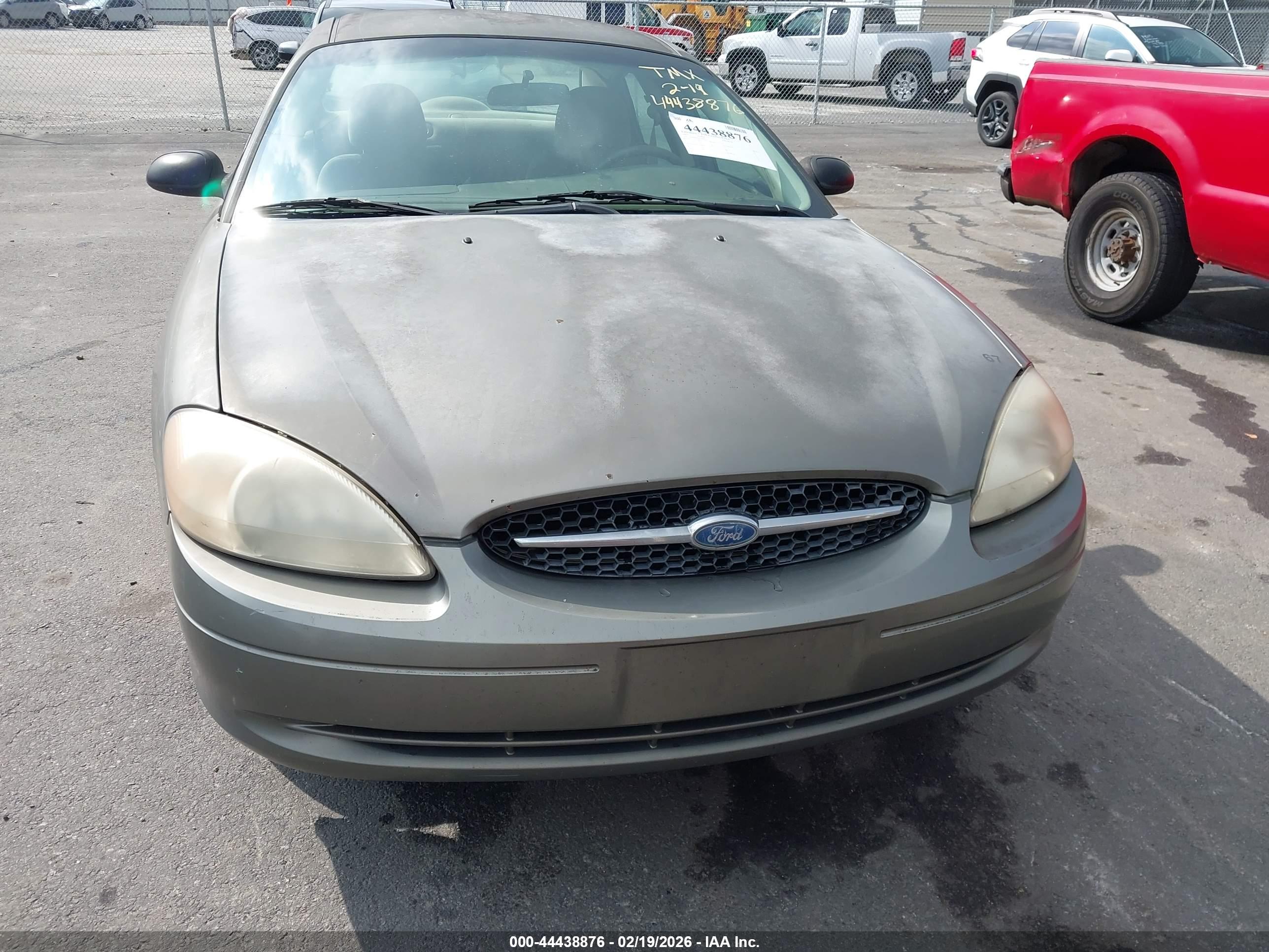 FORD TAURUS image 6