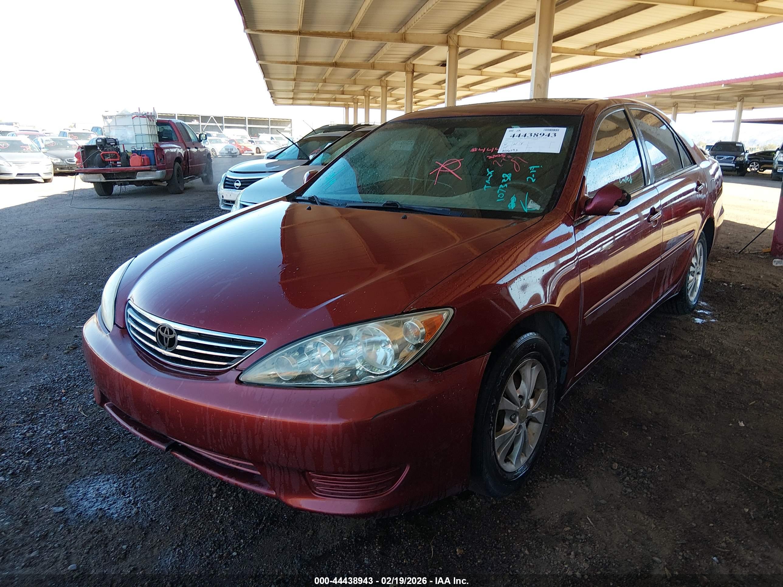 TOYOTA CAMRY image 2