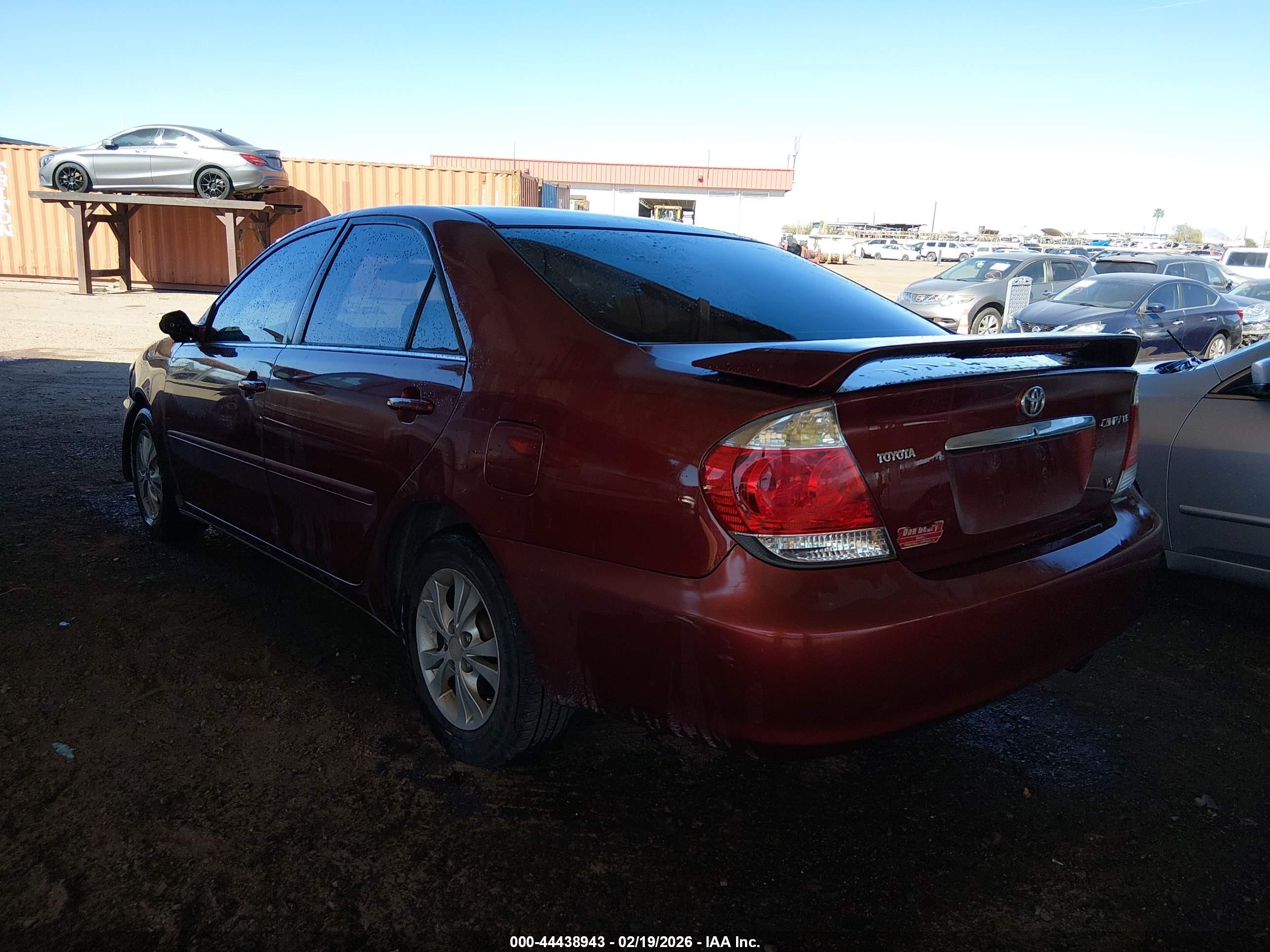 TOYOTA CAMRY image 3