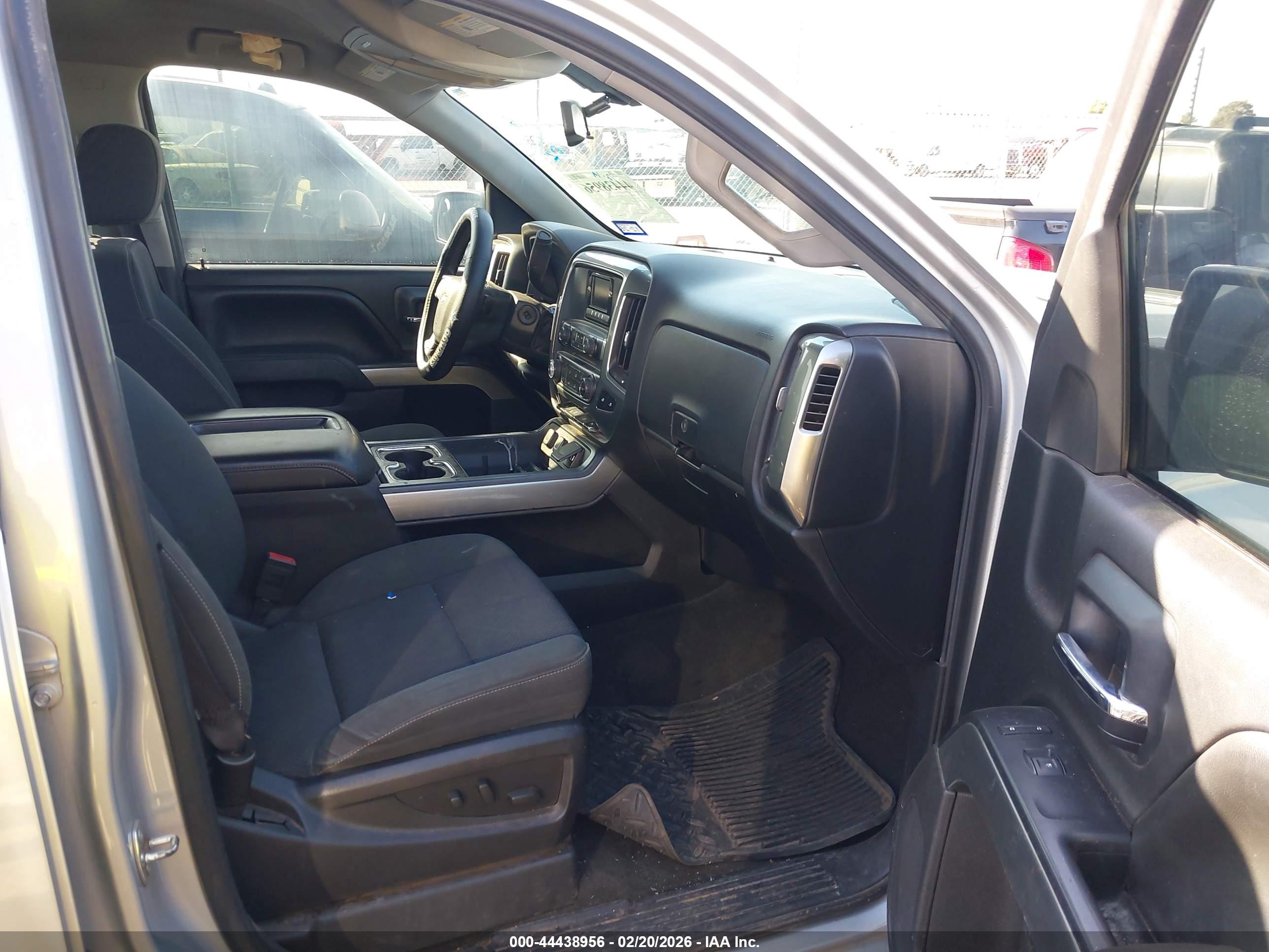 CHEVROLET SILVERADO image 5