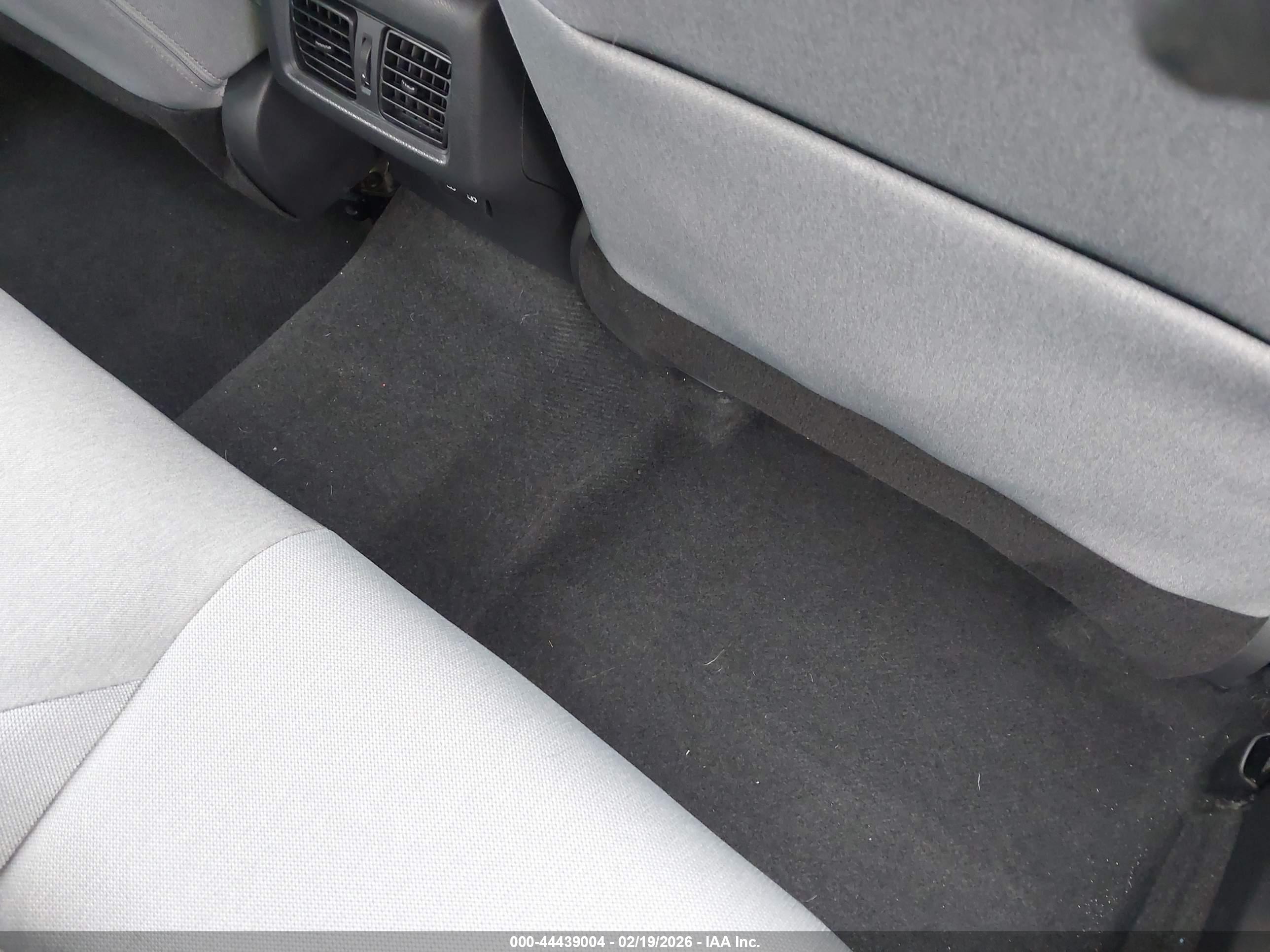 TOYOTA CAMRY image 8
