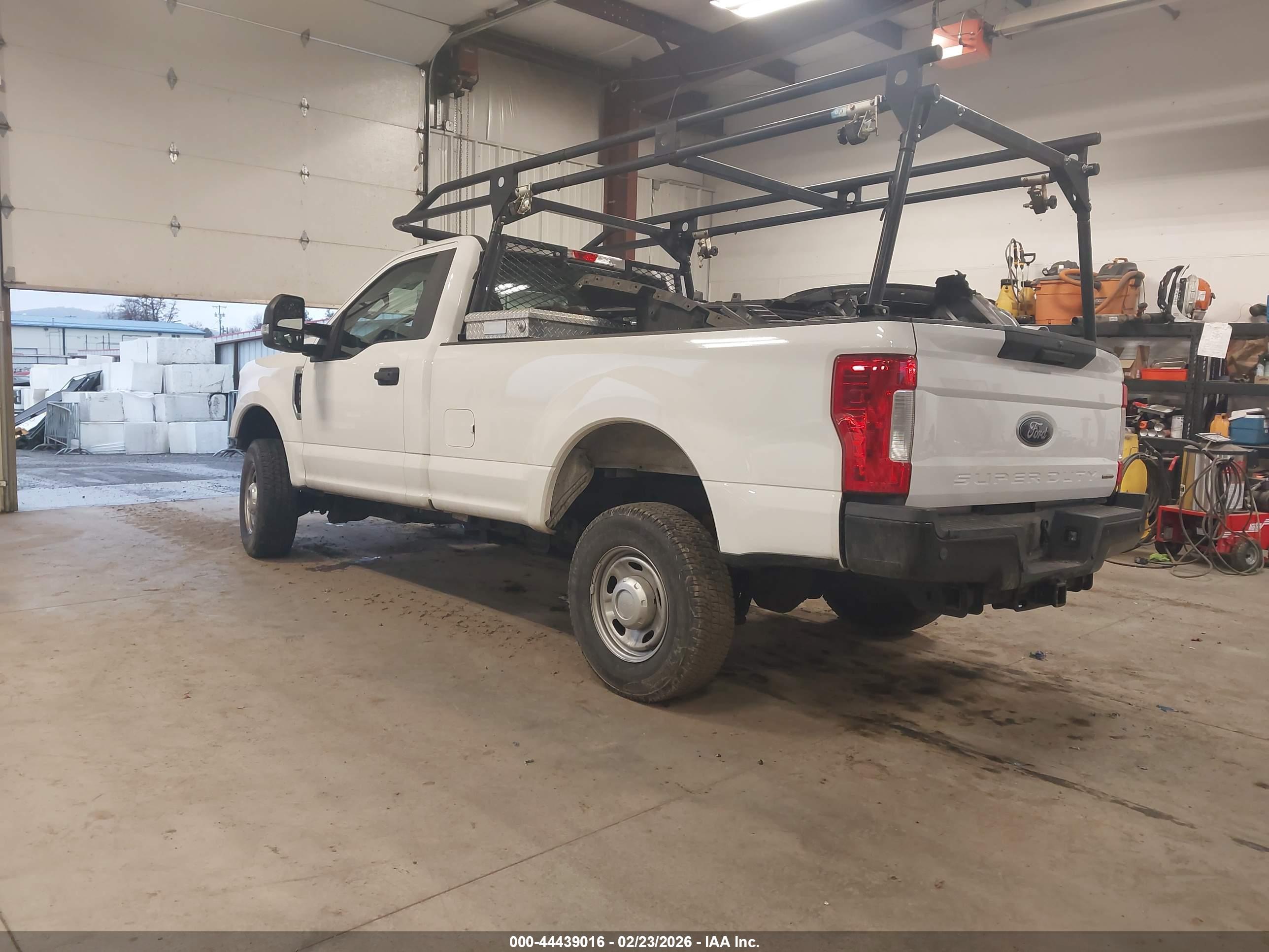 FORD F-350 image 3