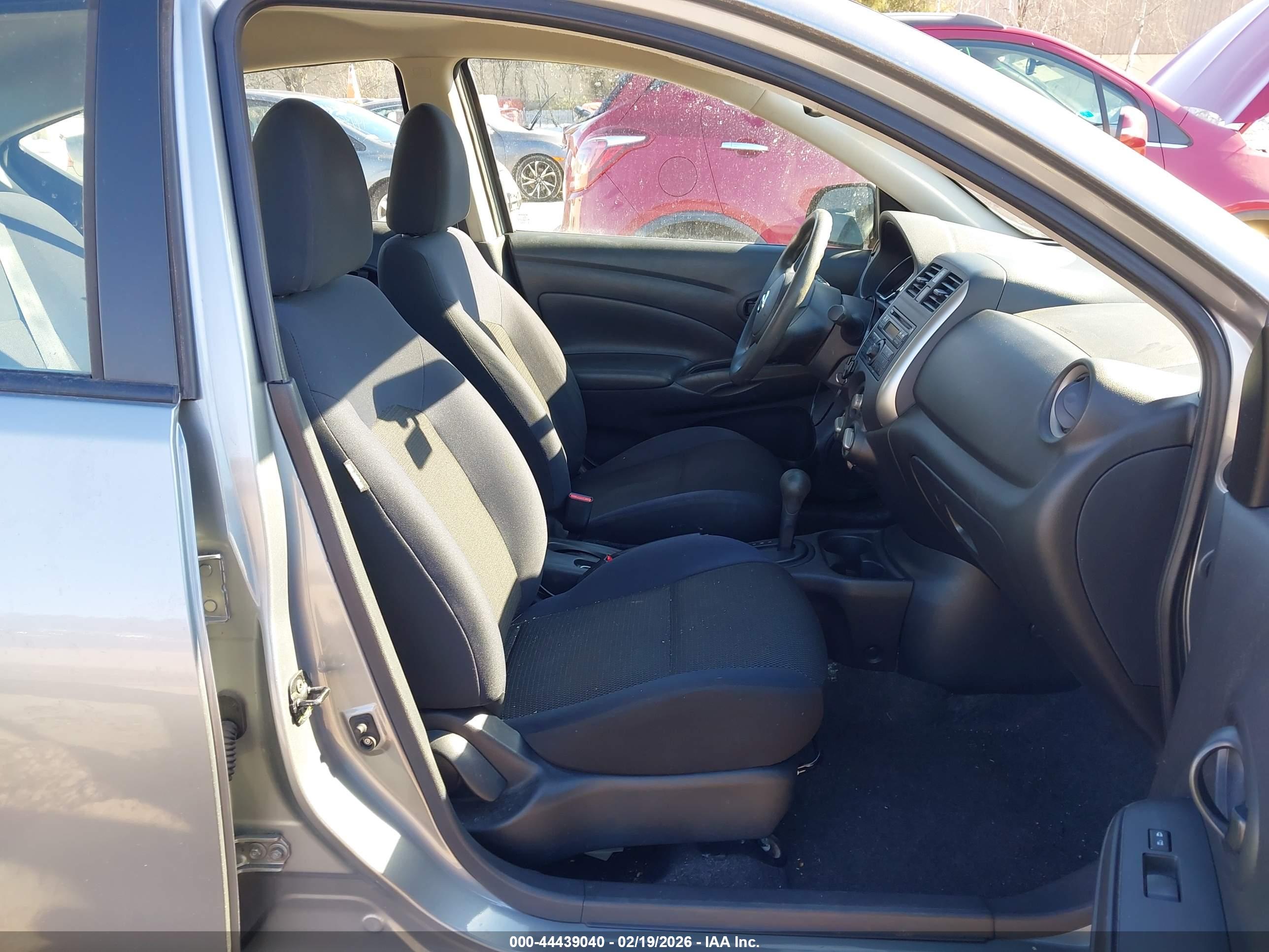 NISSAN VERSA image 5