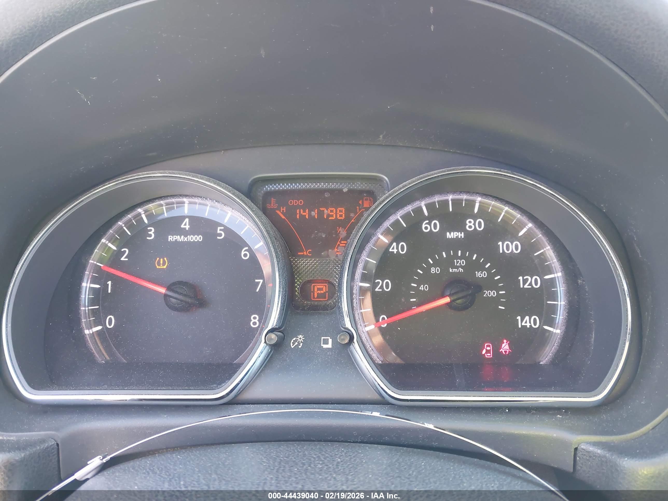 NISSAN VERSA image 7