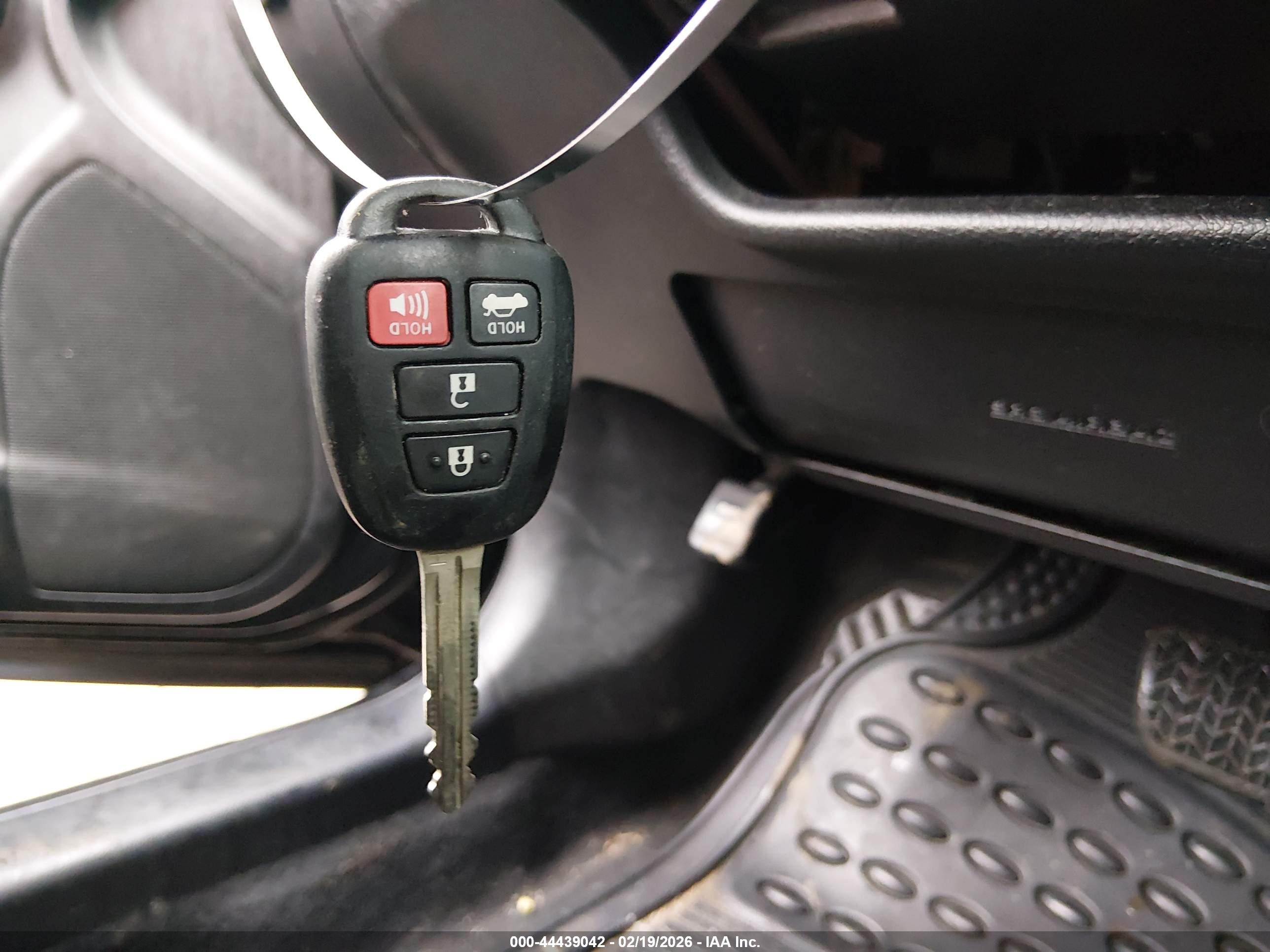 TOYOTA CAMRY image 11
