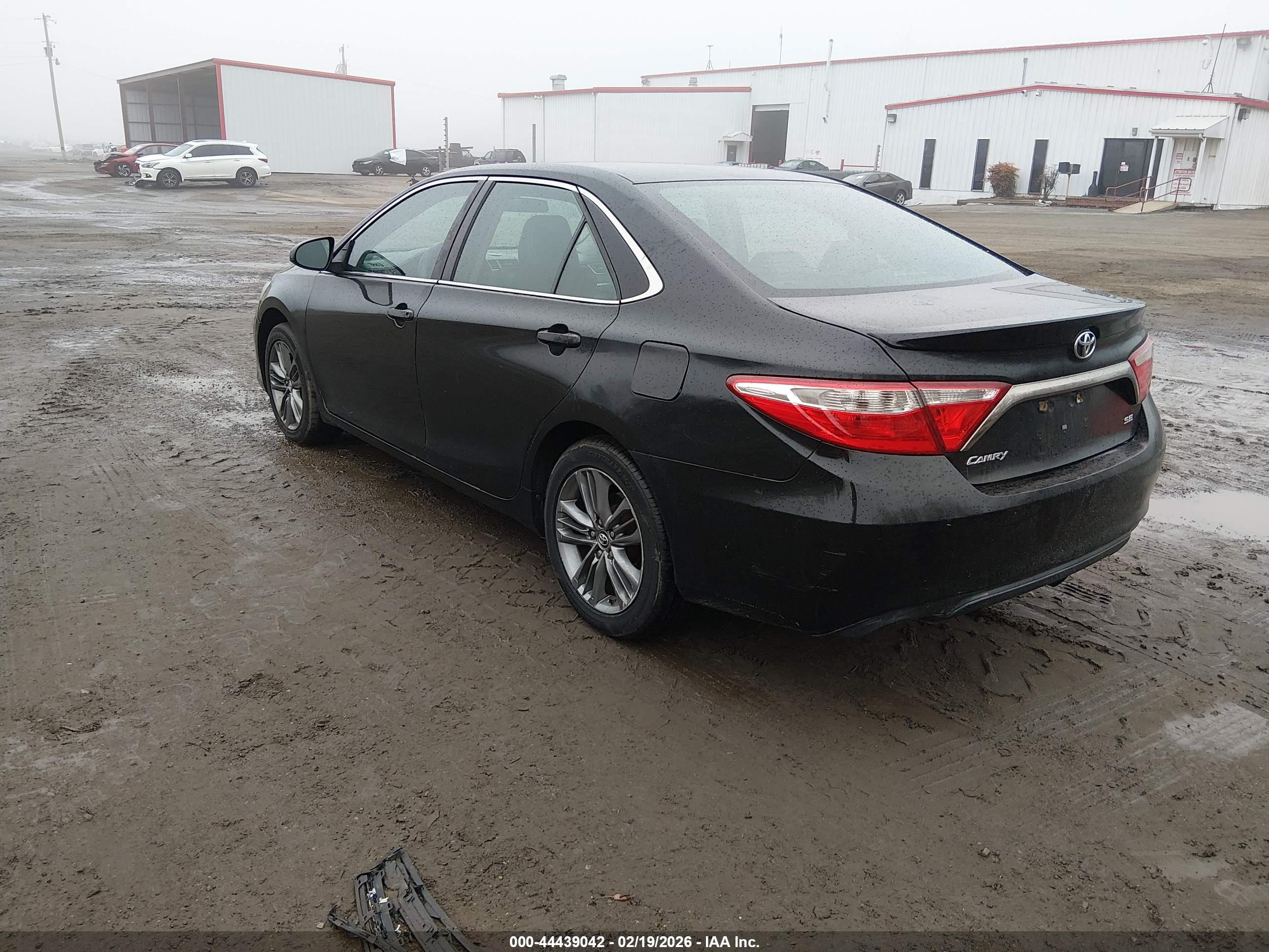 TOYOTA CAMRY image 3
