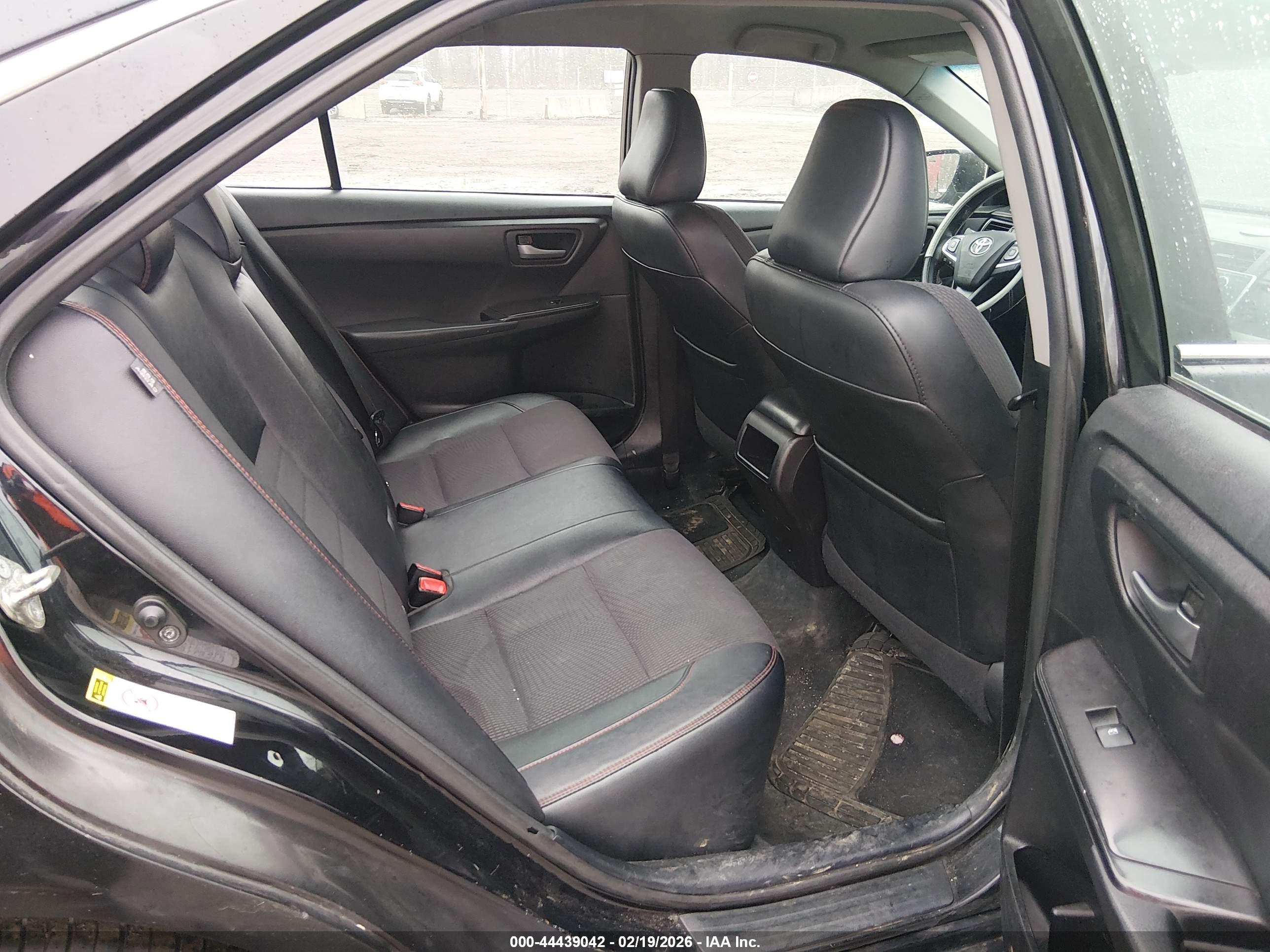 TOYOTA CAMRY image 8