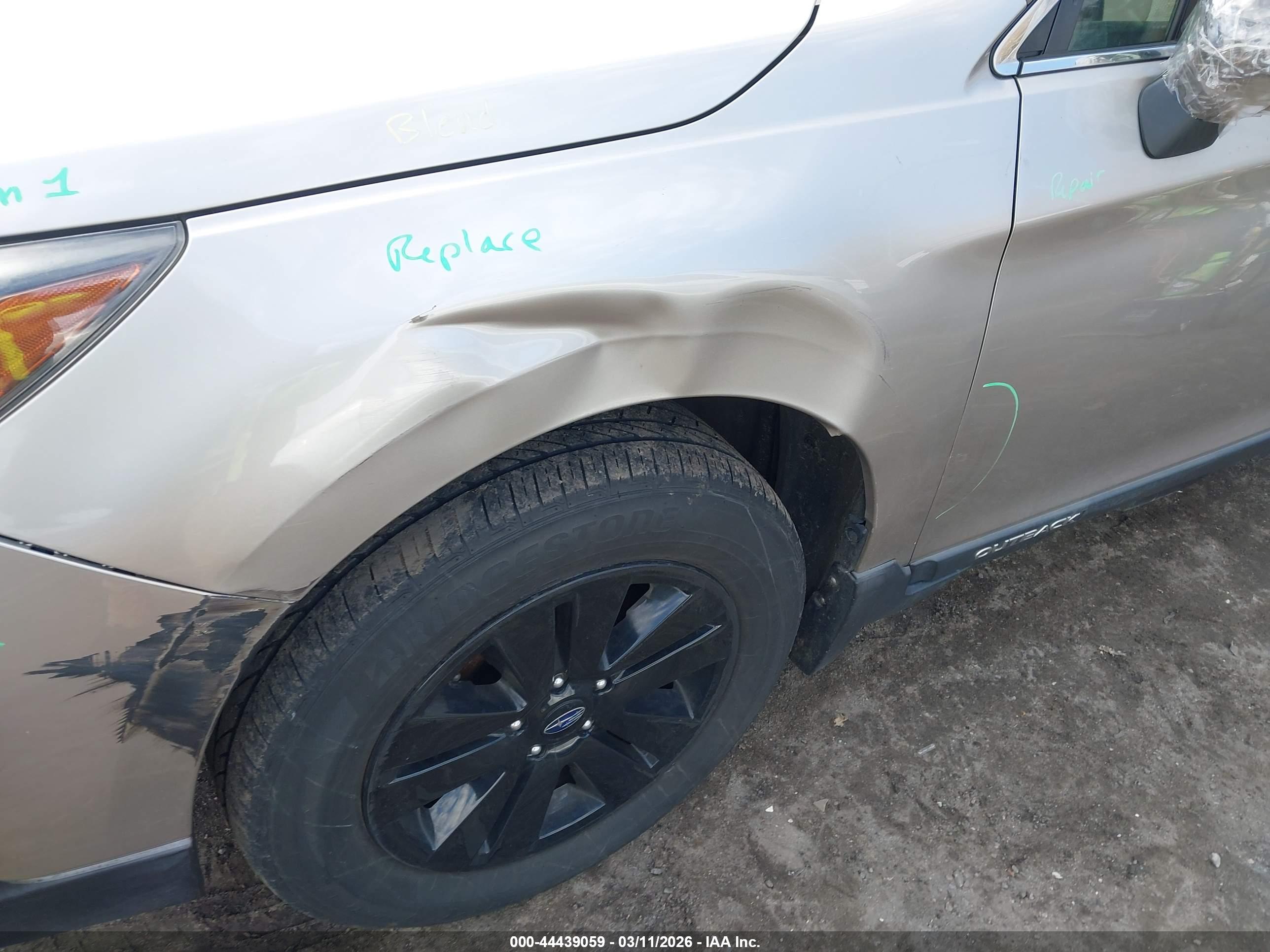 SUBARU OUTBACK image 6