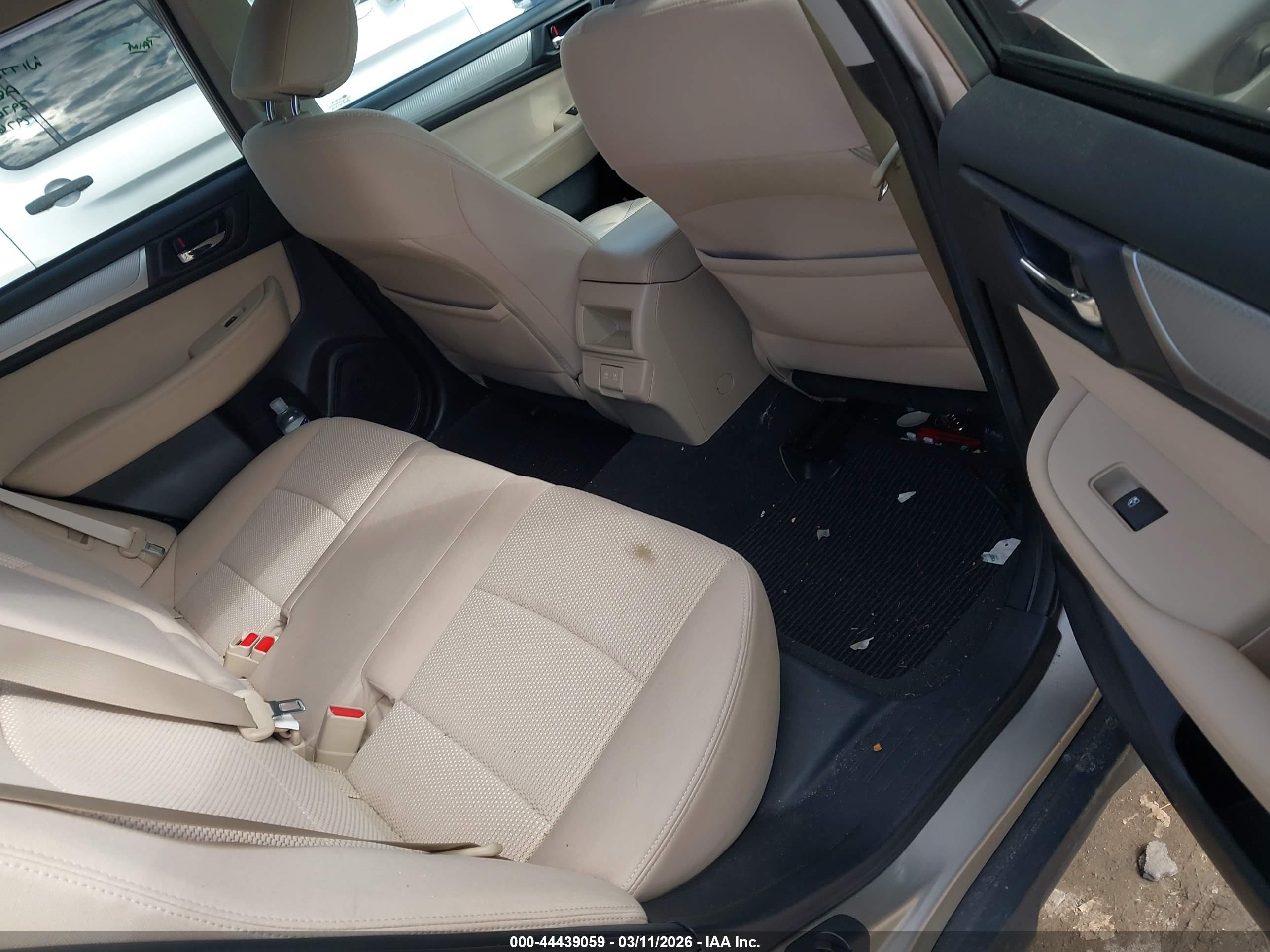 SUBARU OUTBACK image 8