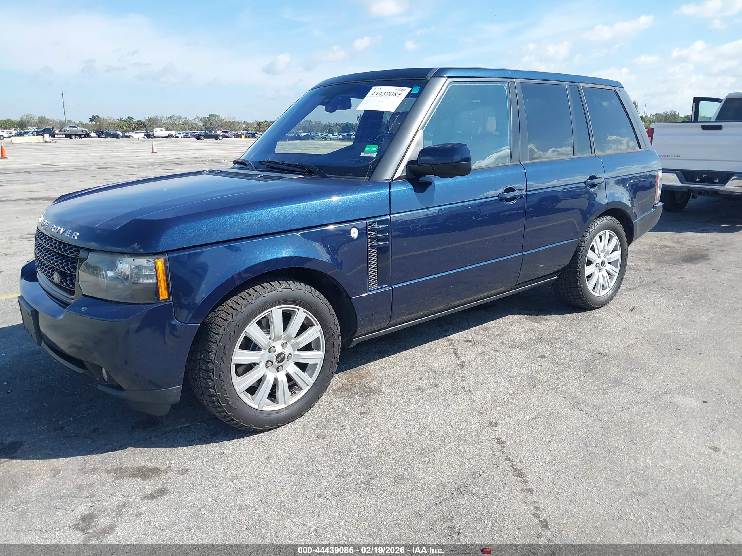 LAND ROVER image 2
