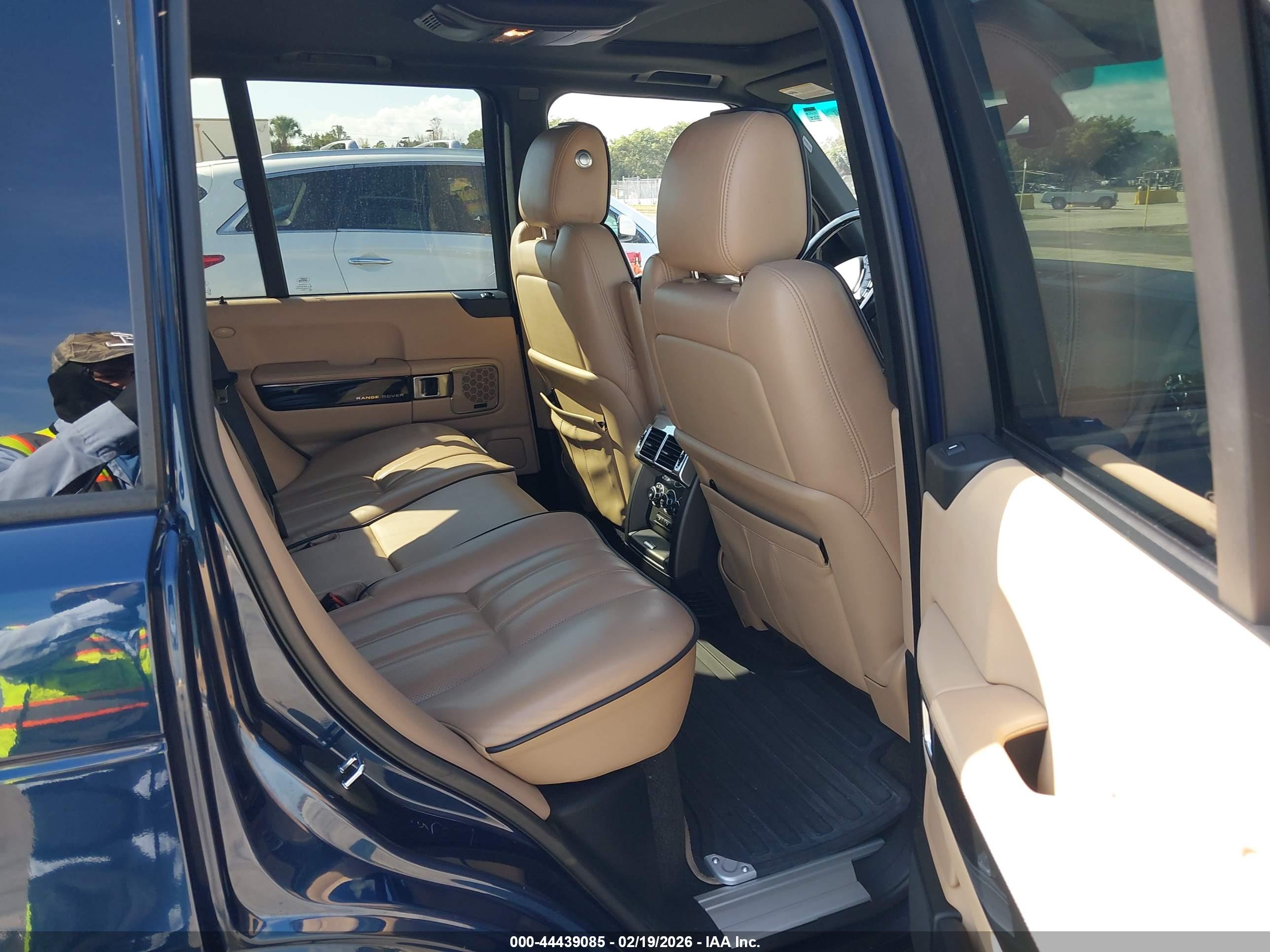 LAND ROVER image 8