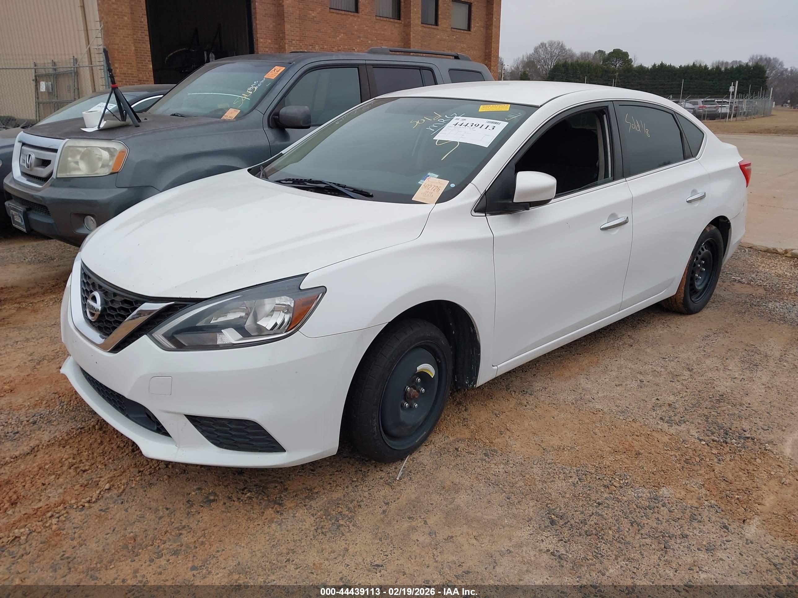 NISSAN SENTRA image 2