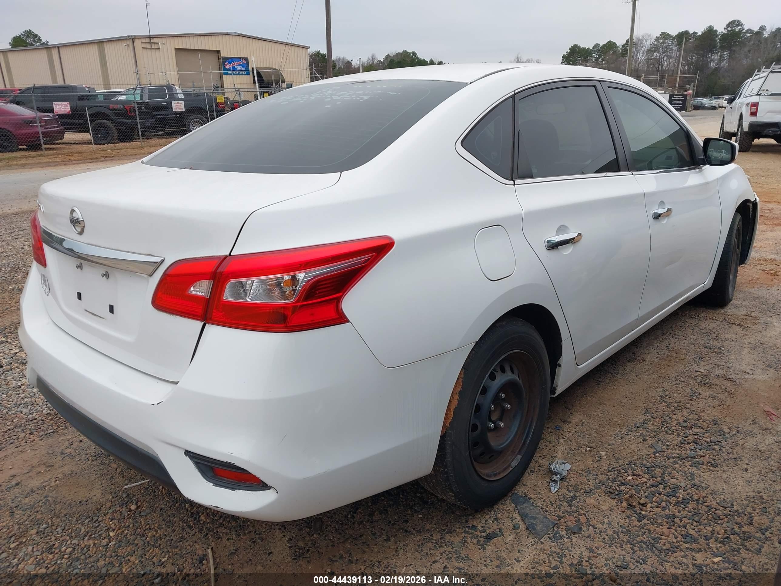 NISSAN SENTRA image 4