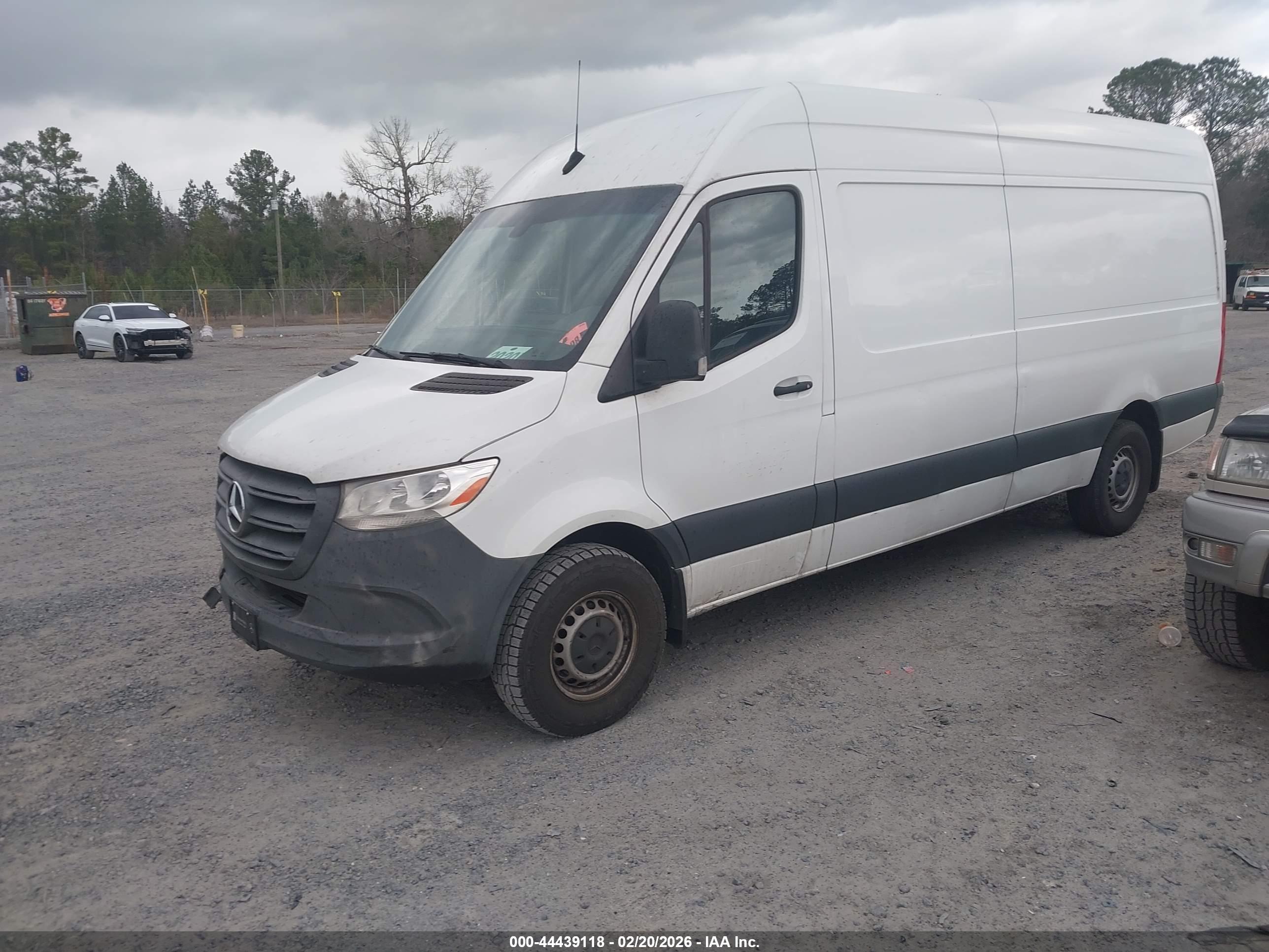 MERCEDES-BENZ SPRINTER image 2