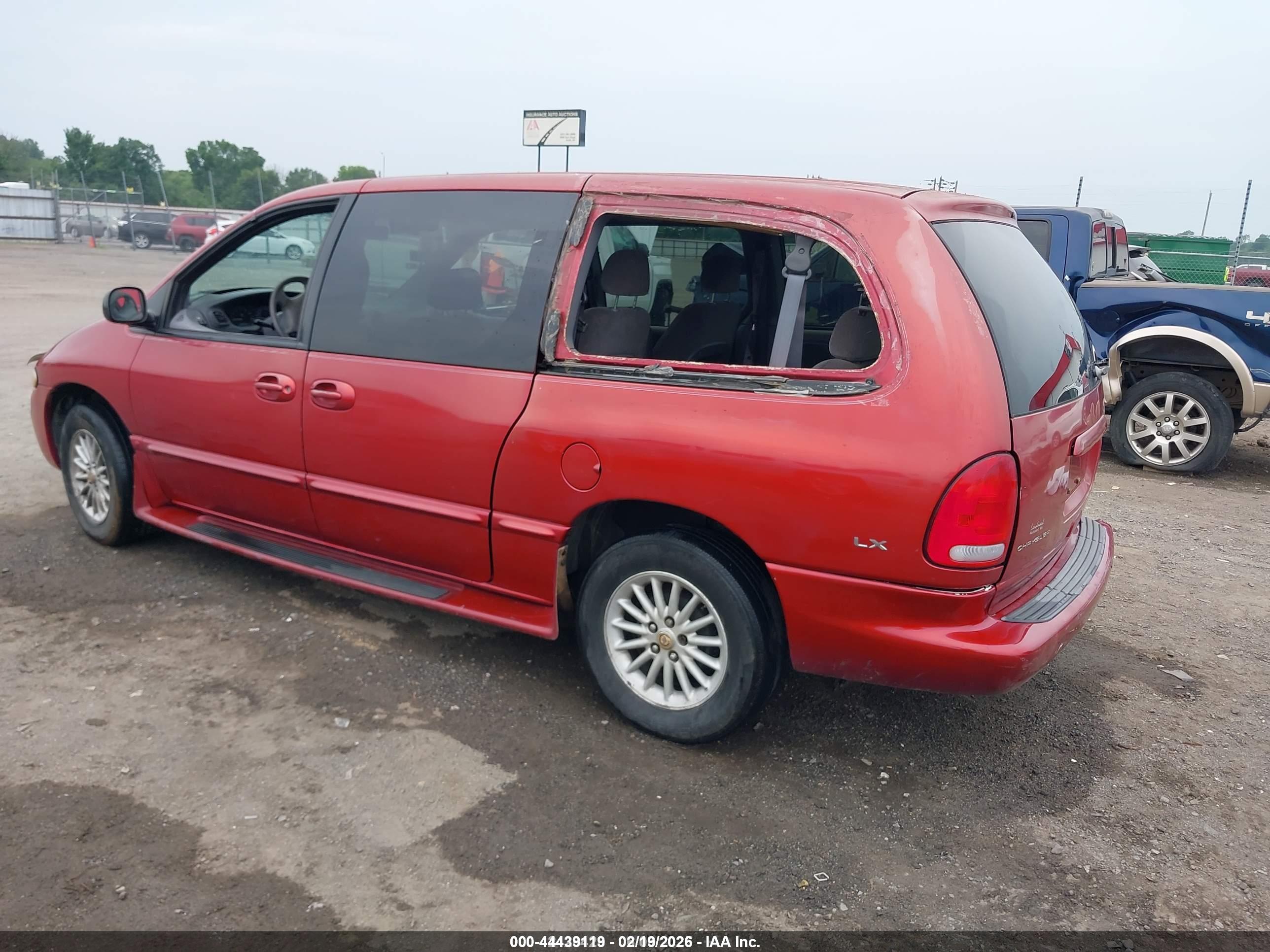 CHRYSLER TOWN image 3