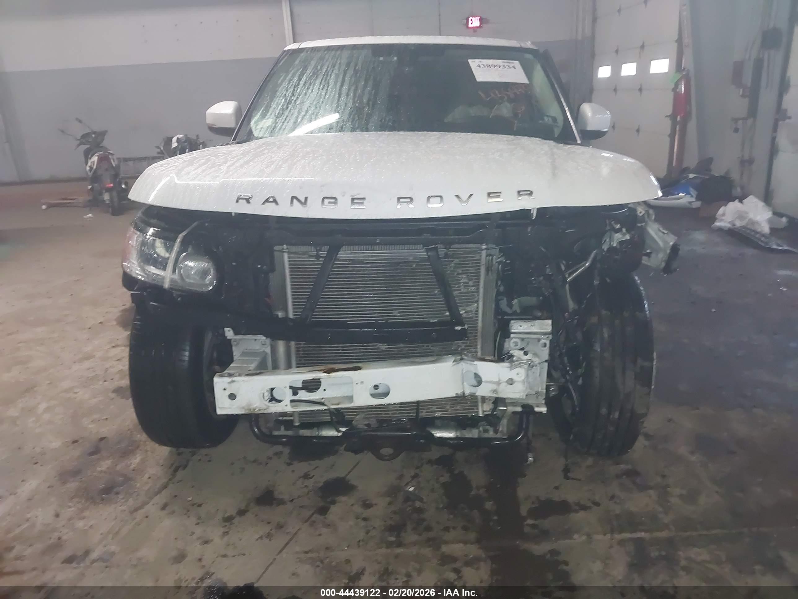 LAND ROVER image 6