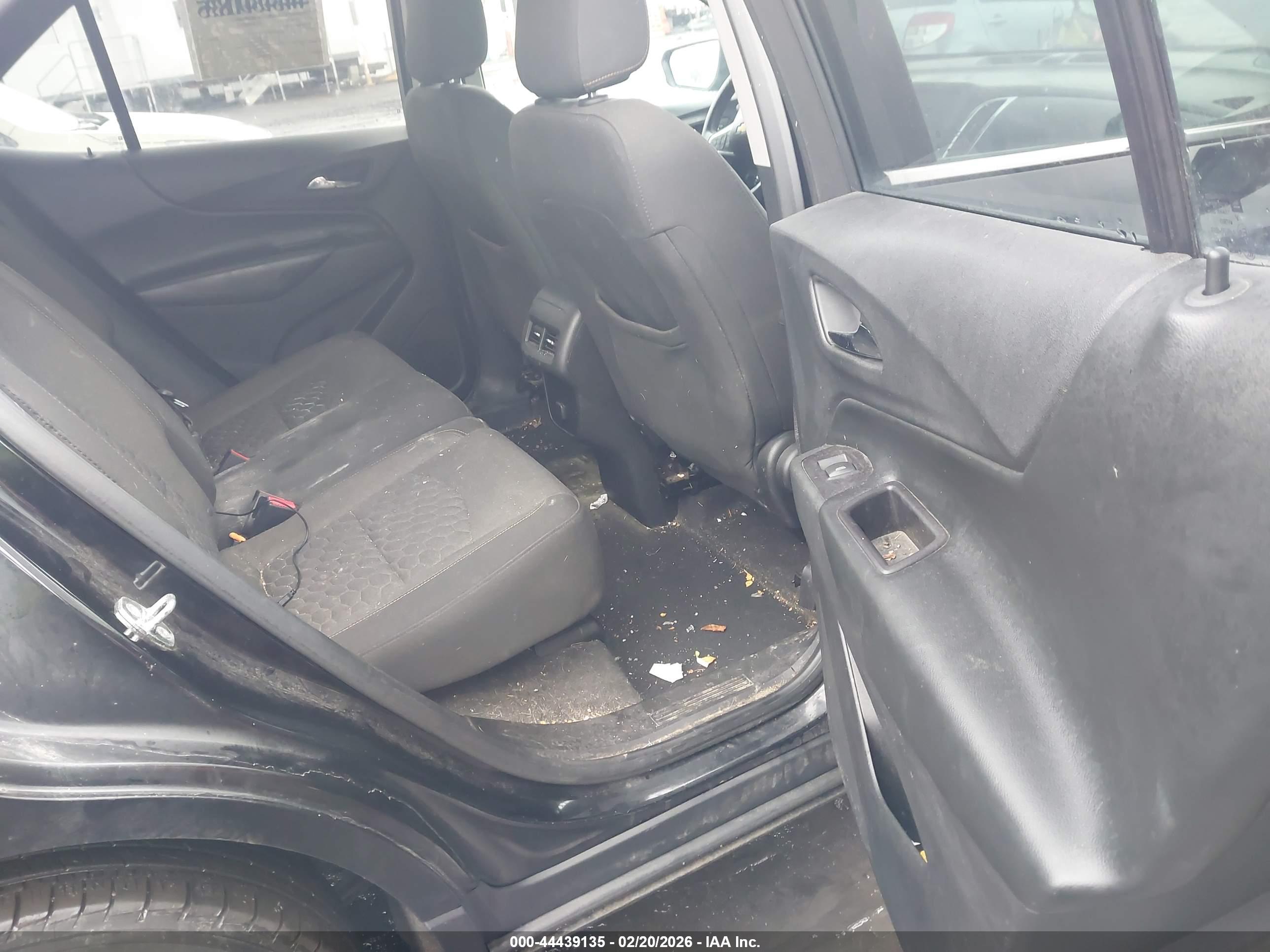 CHEVROLET EQUINOX image 8