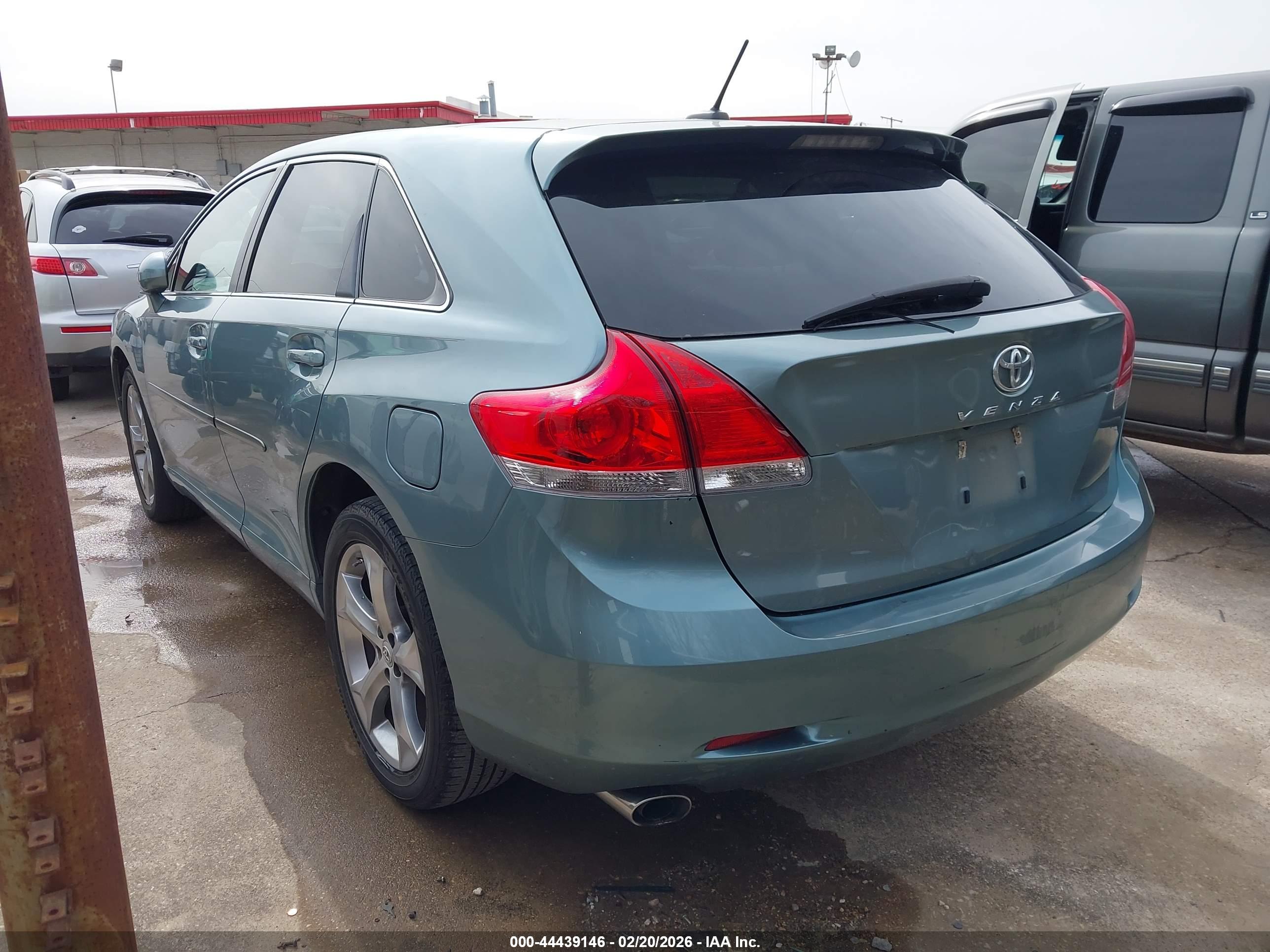 TOYOTA VENZA image 3