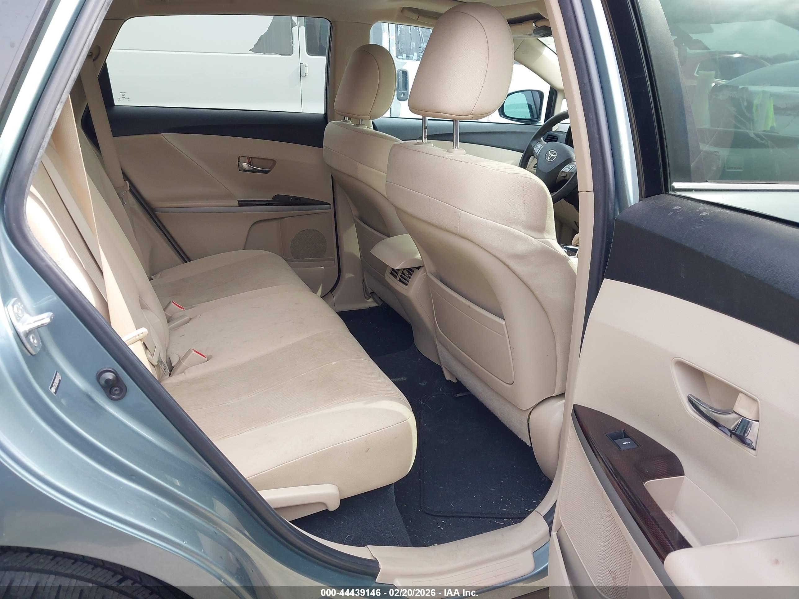 TOYOTA VENZA image 8