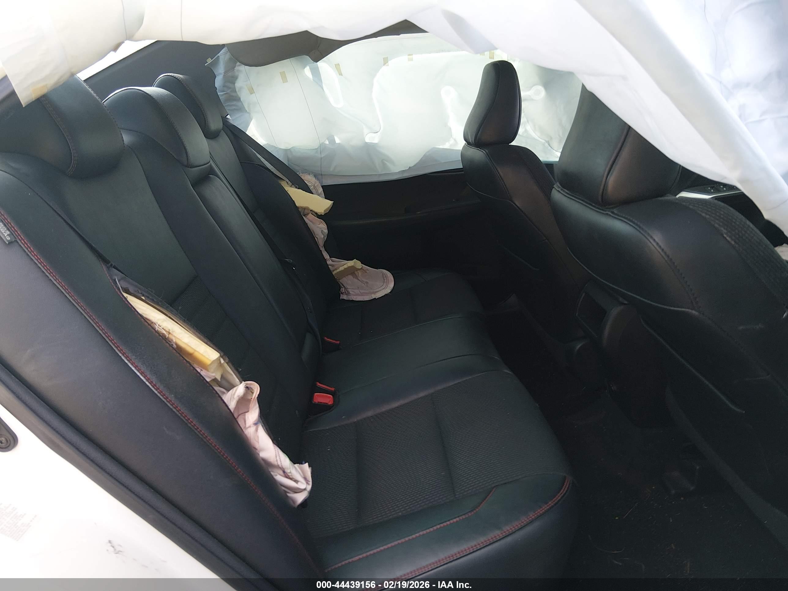 TOYOTA CAMRY image 8