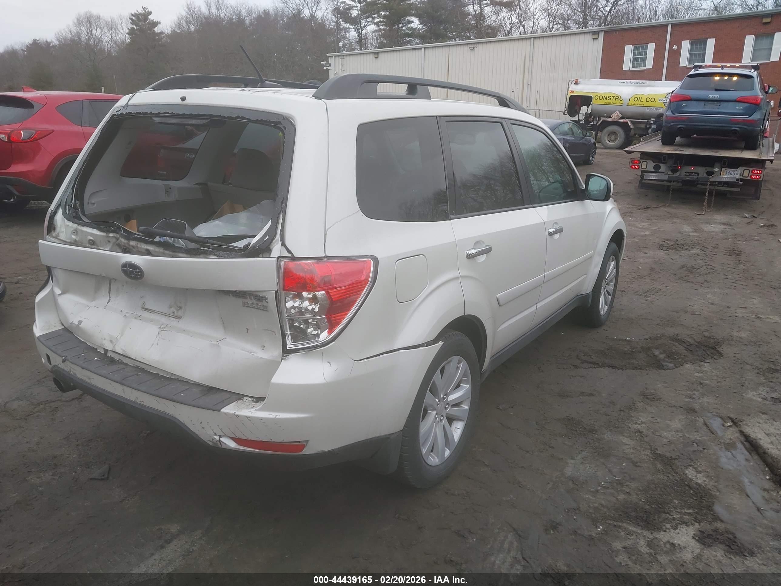 SUBARU FORESTER image 4