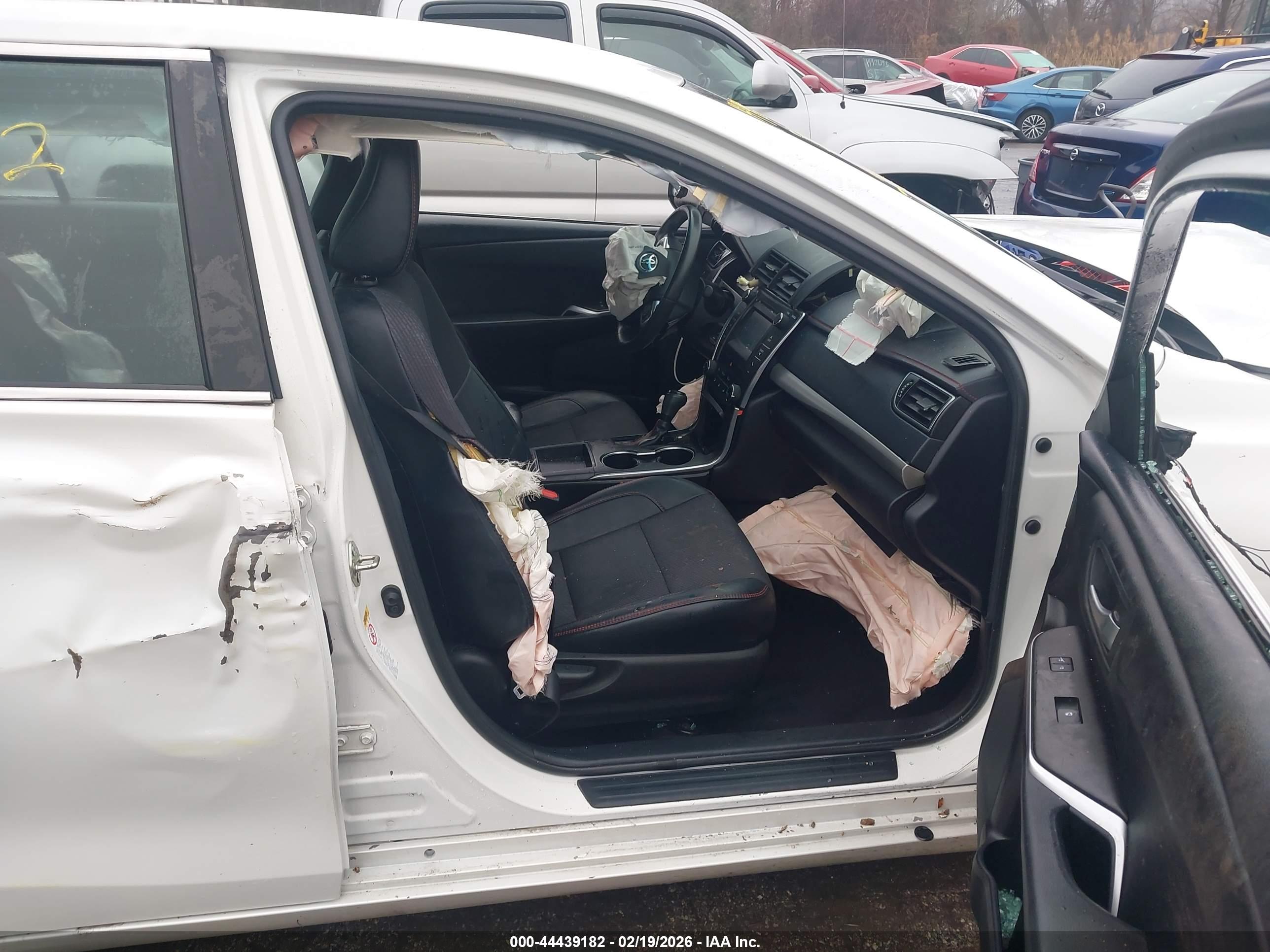 TOYOTA CAMRY image 5