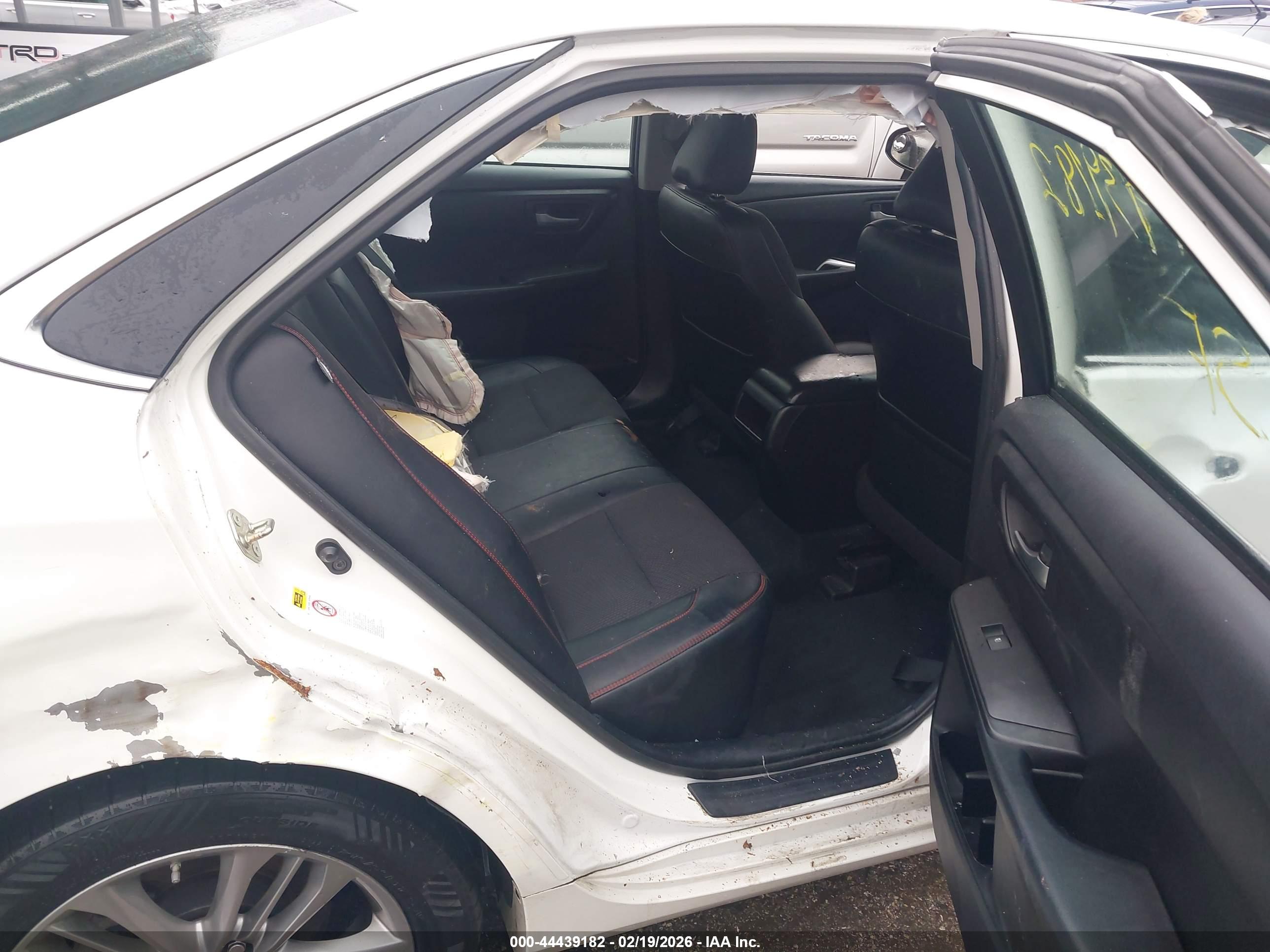 TOYOTA CAMRY image 8