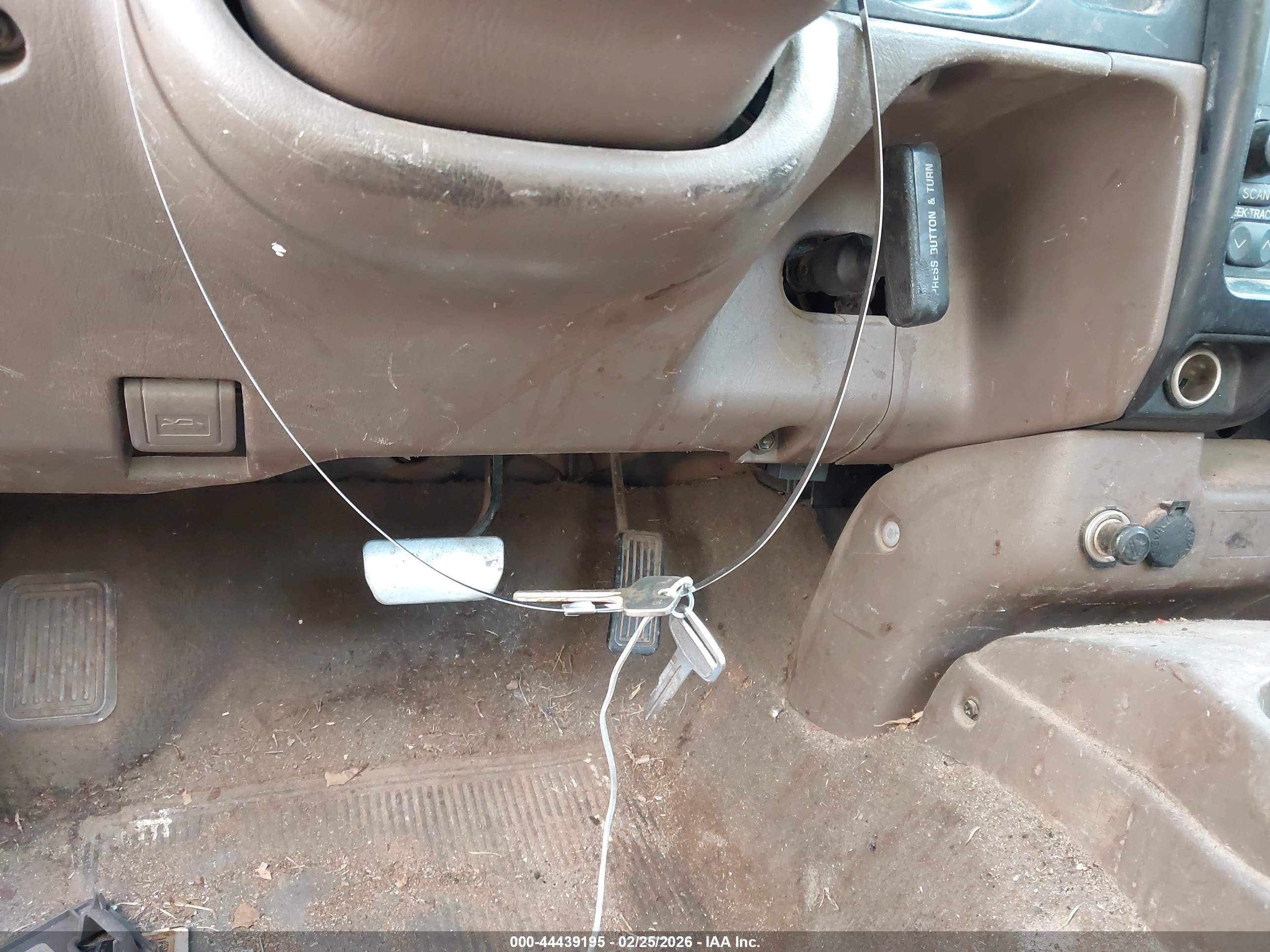 TOYOTA TACOMA image 11