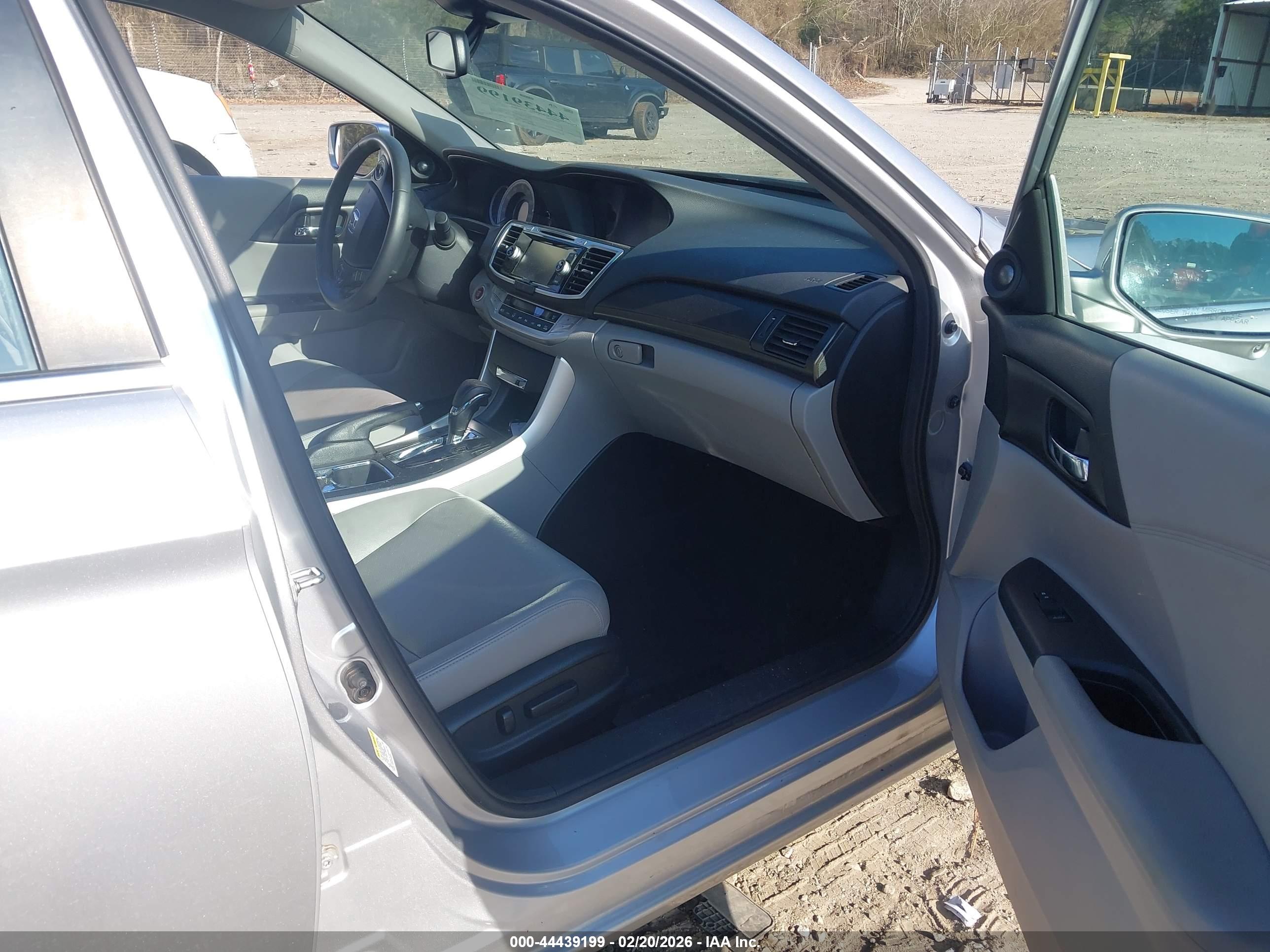 HONDA ACCORD image 5