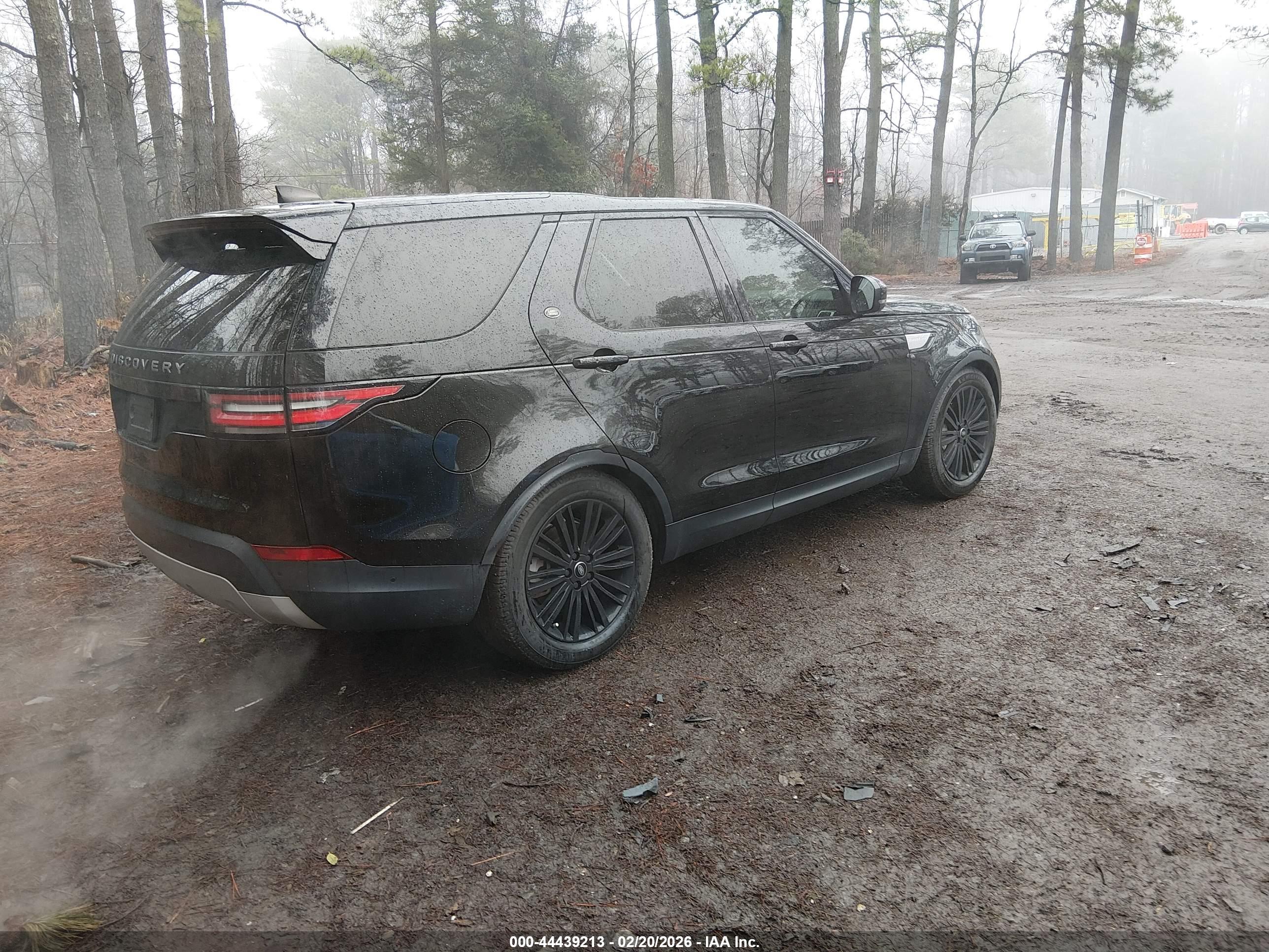 LAND ROVER image 4