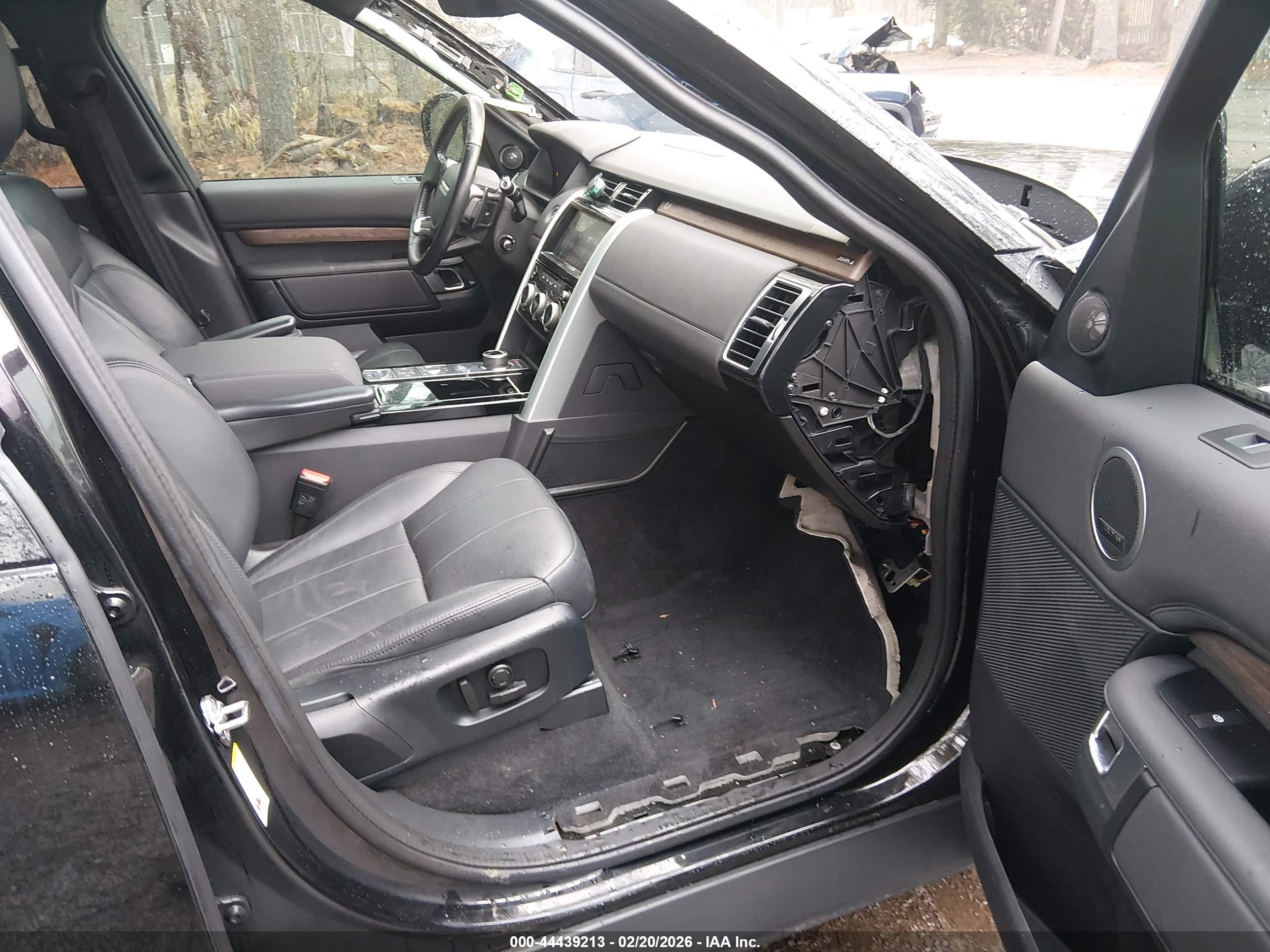 LAND ROVER image 5