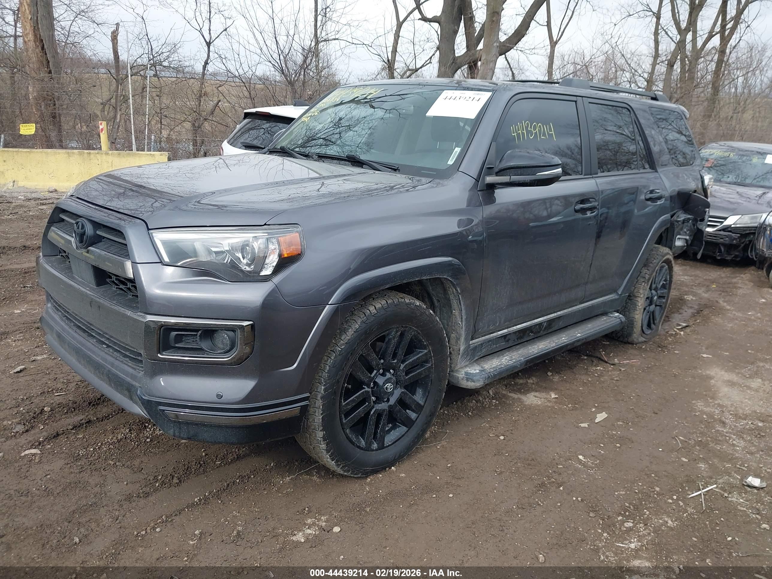 TOYOTA 4RUNNER image 2