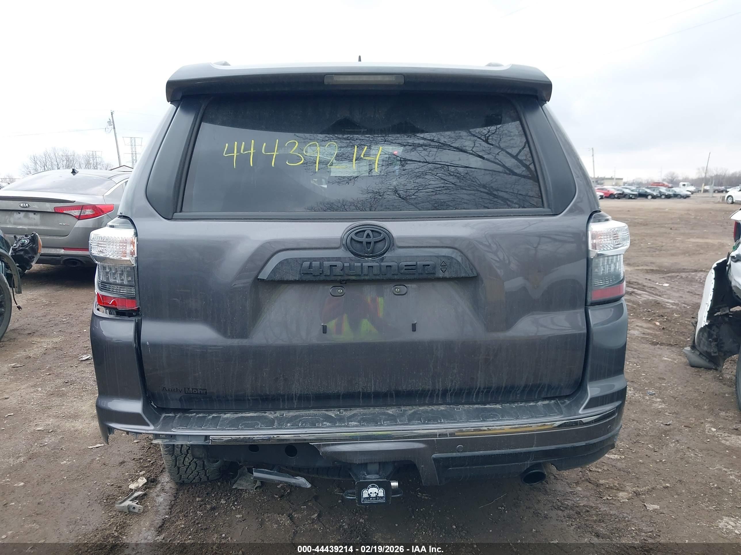 TOYOTA 4RUNNER image 6