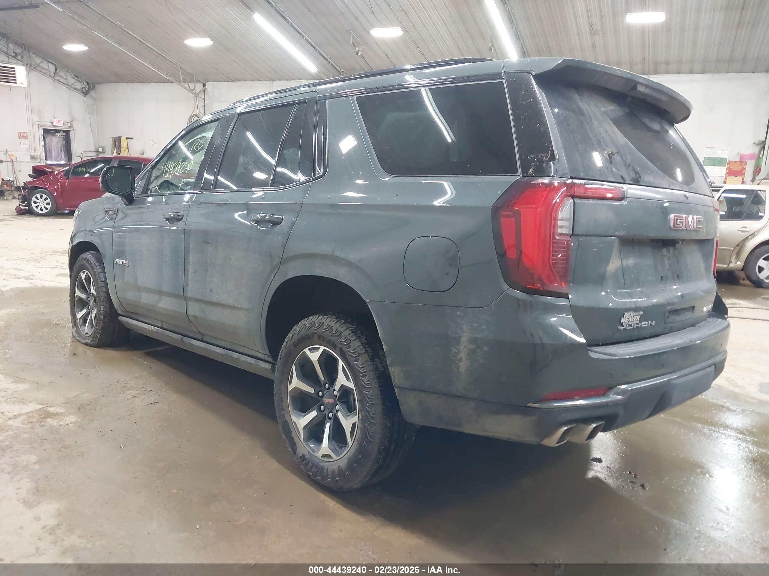GMC YUKON image 3