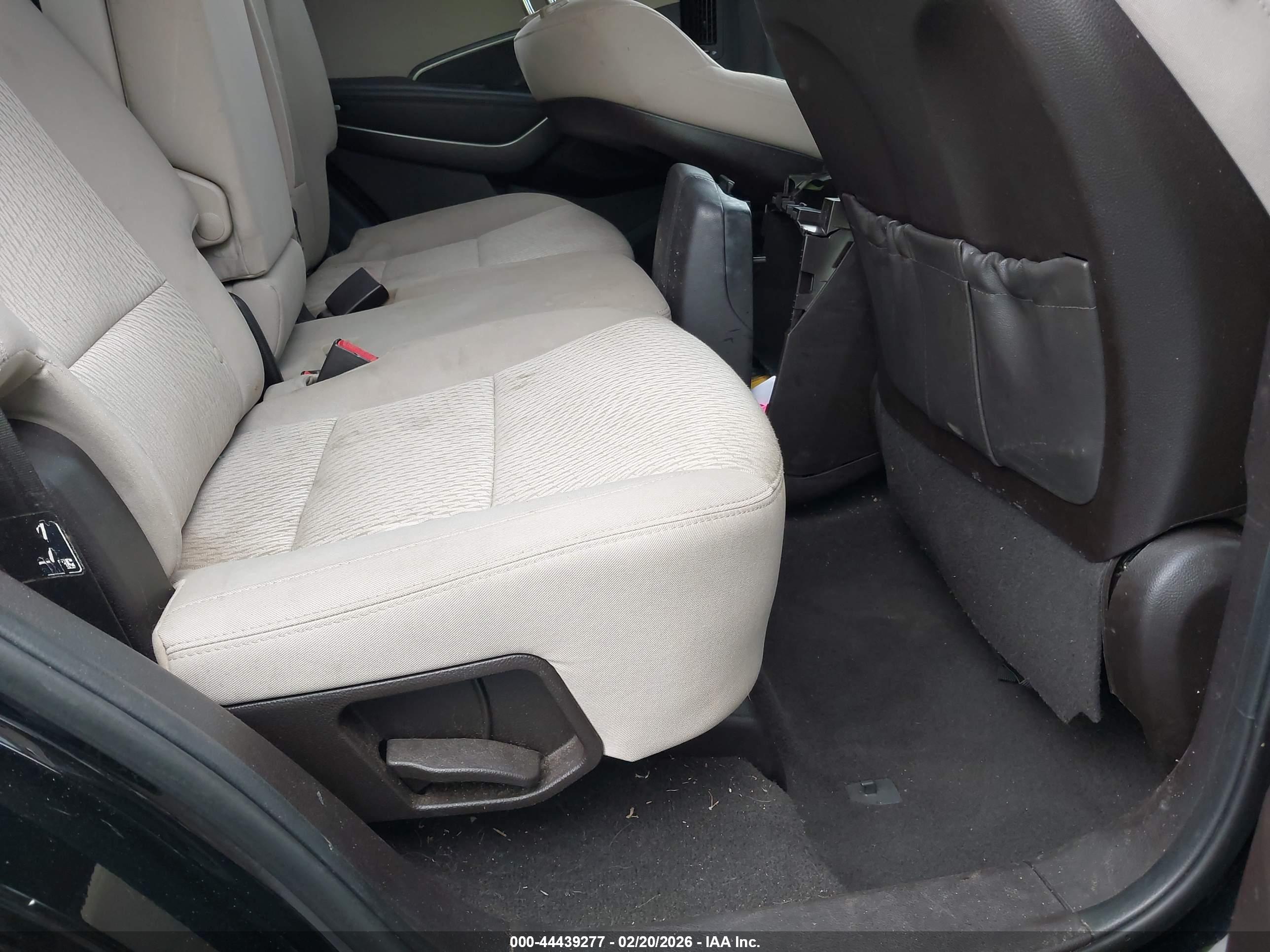 HYUNDAI SANTA image 8