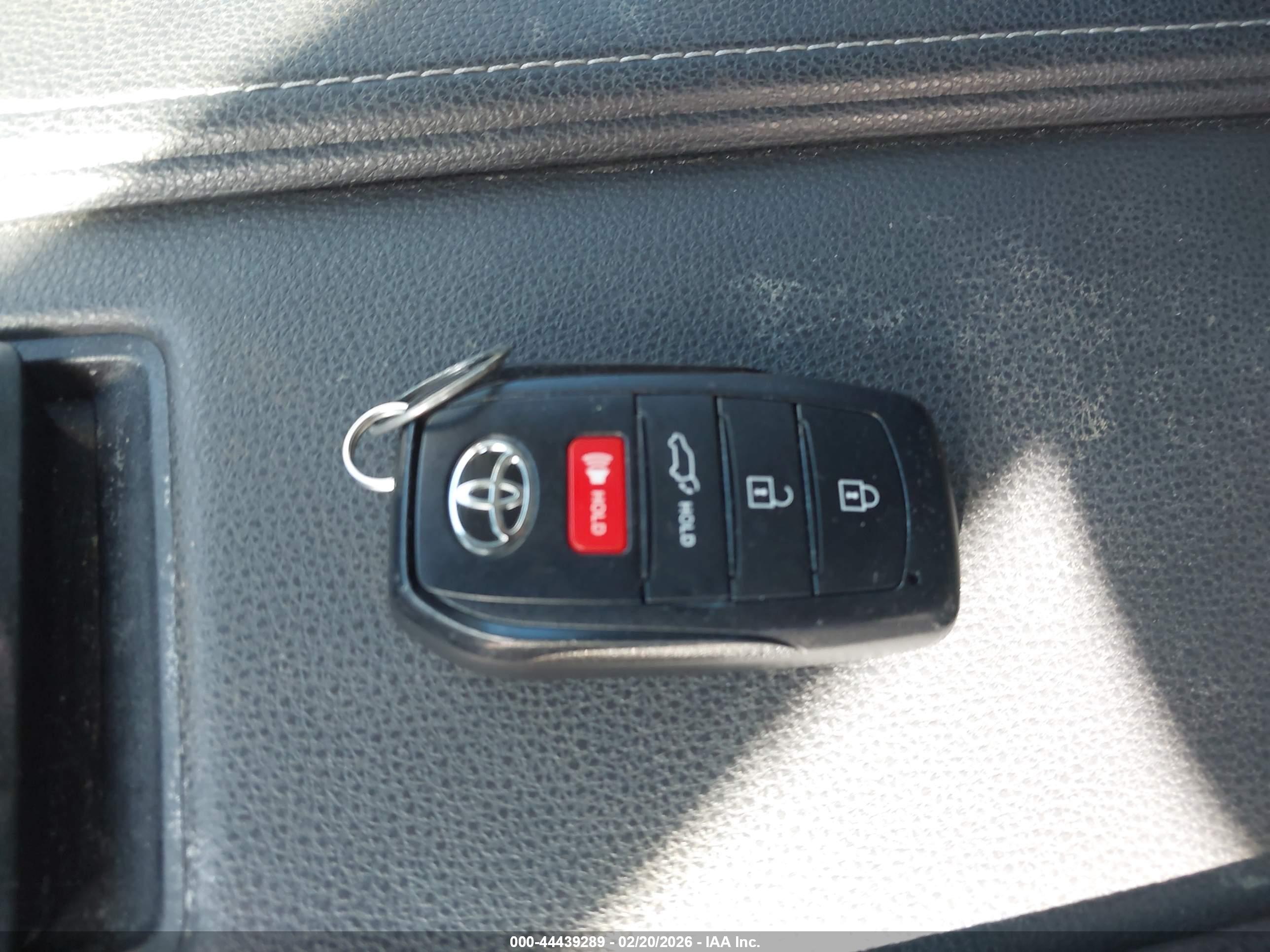 TOYOTA GRAND image 11
