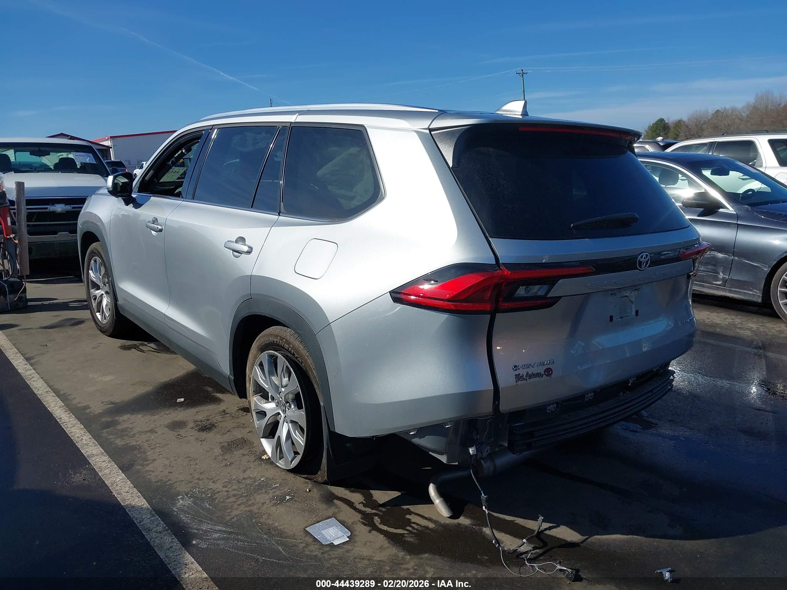 TOYOTA GRAND image 3