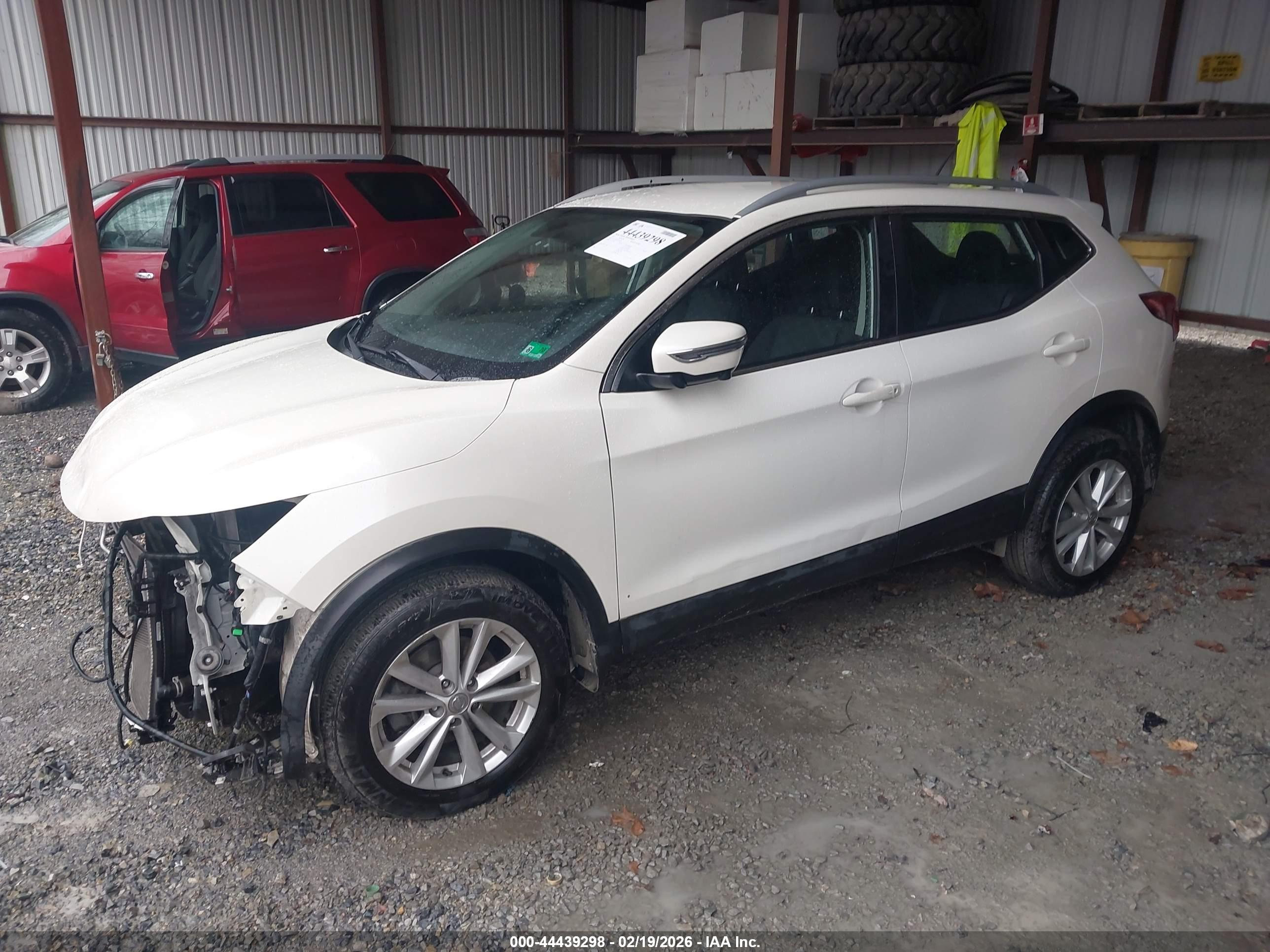 NISSAN ROGUE image 2