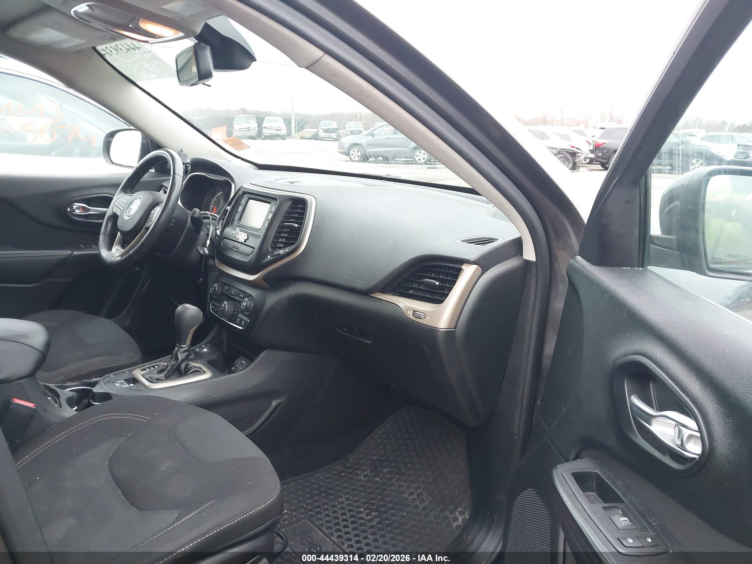JEEP CHEROKEE image 5