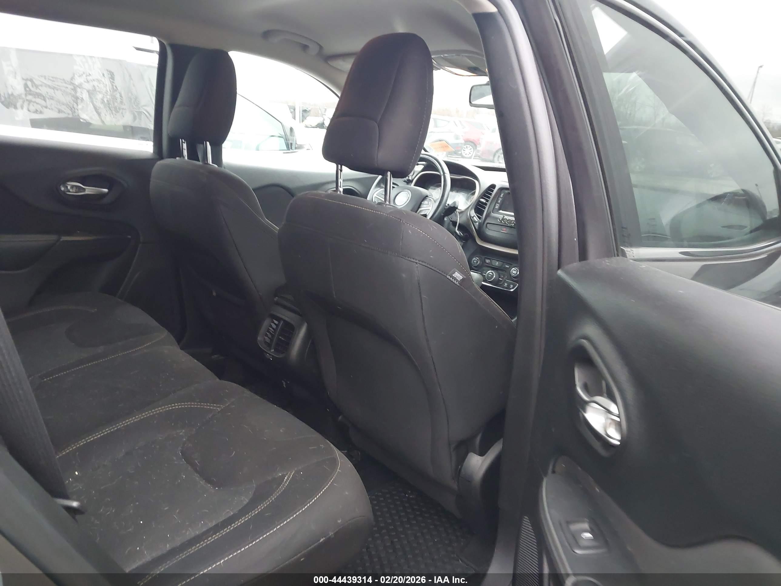 JEEP CHEROKEE image 8