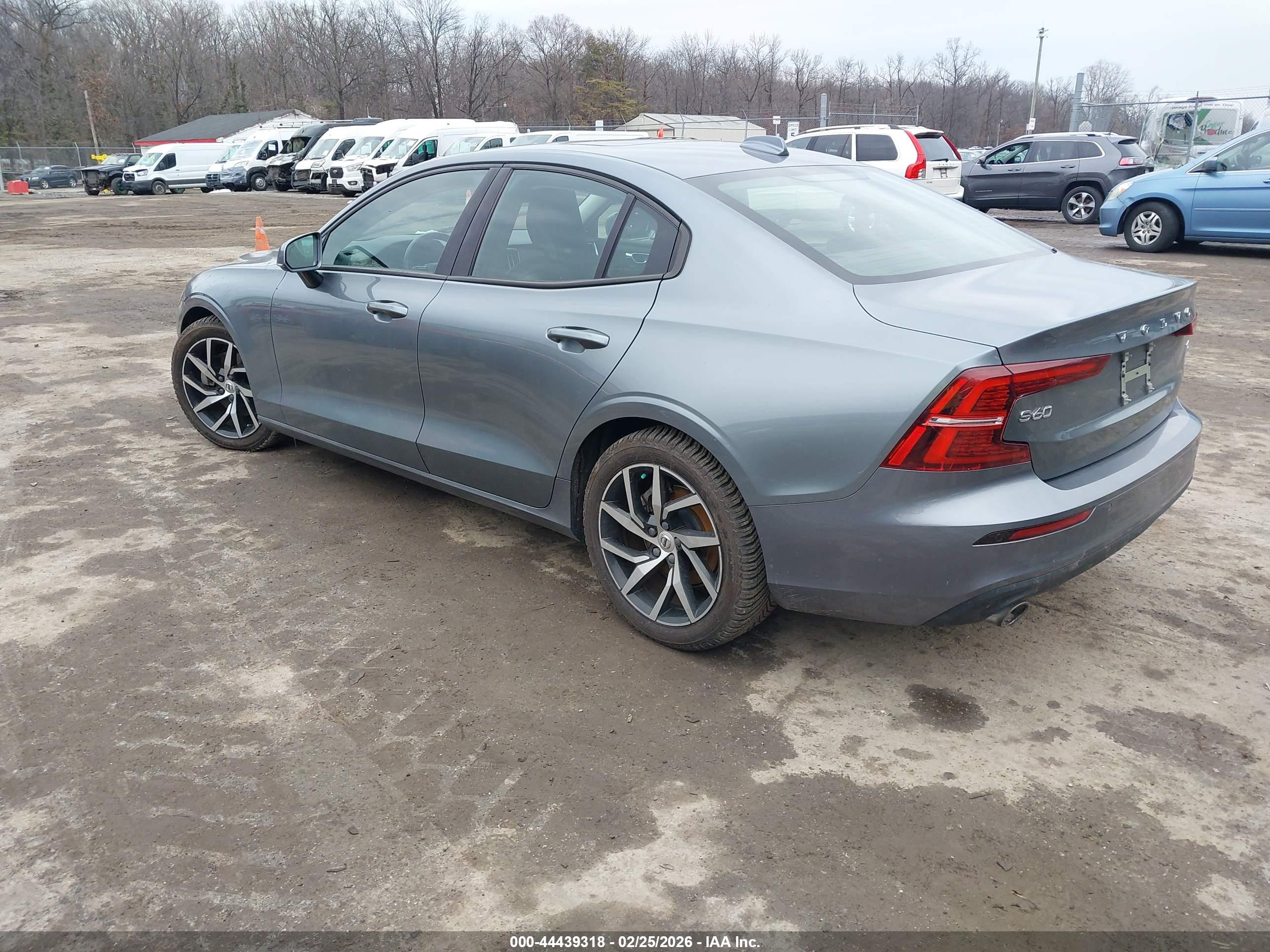 VOLVO S60 image 3