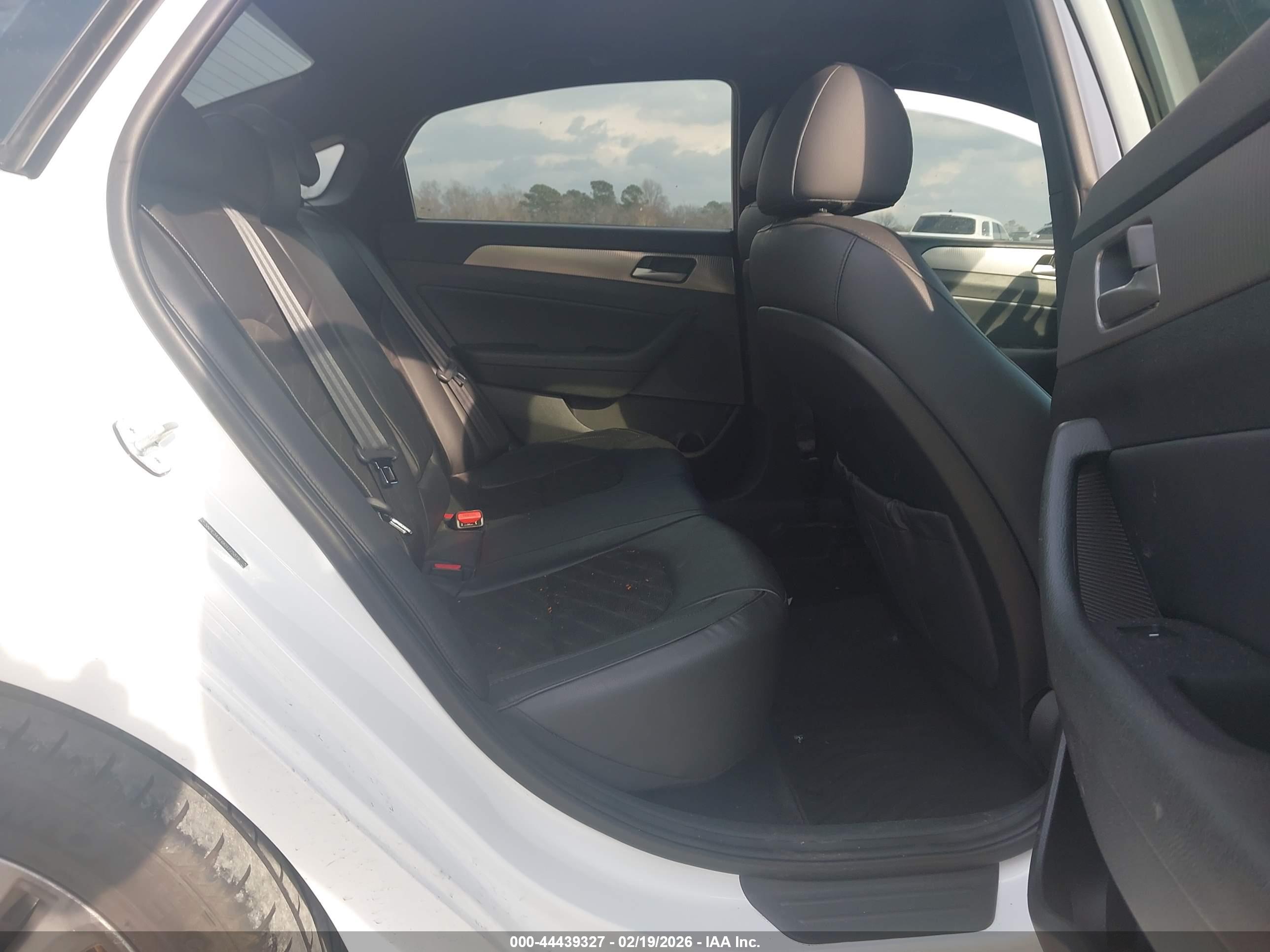 HYUNDAI SONATA image 8