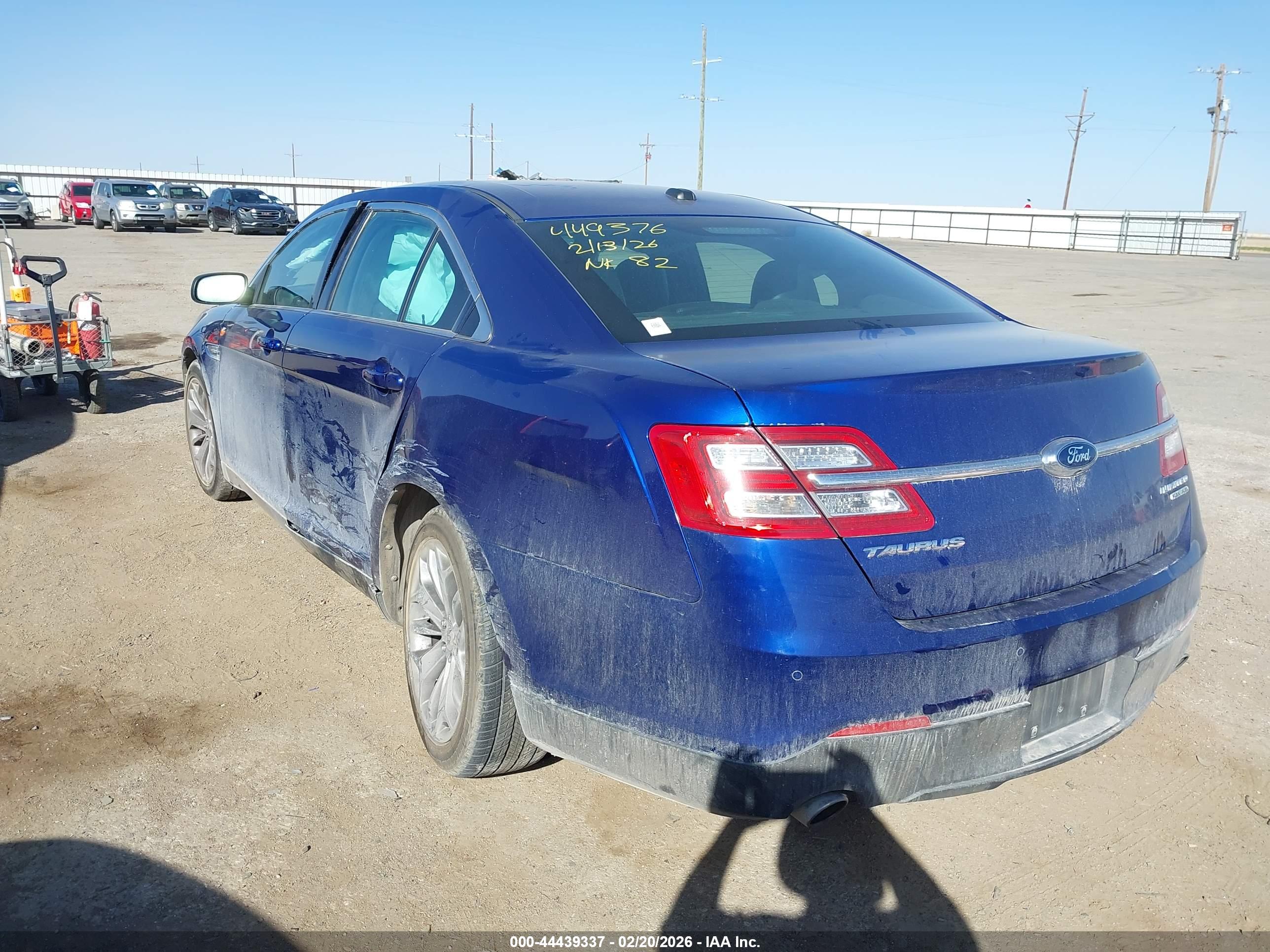 FORD TAURUS image 3